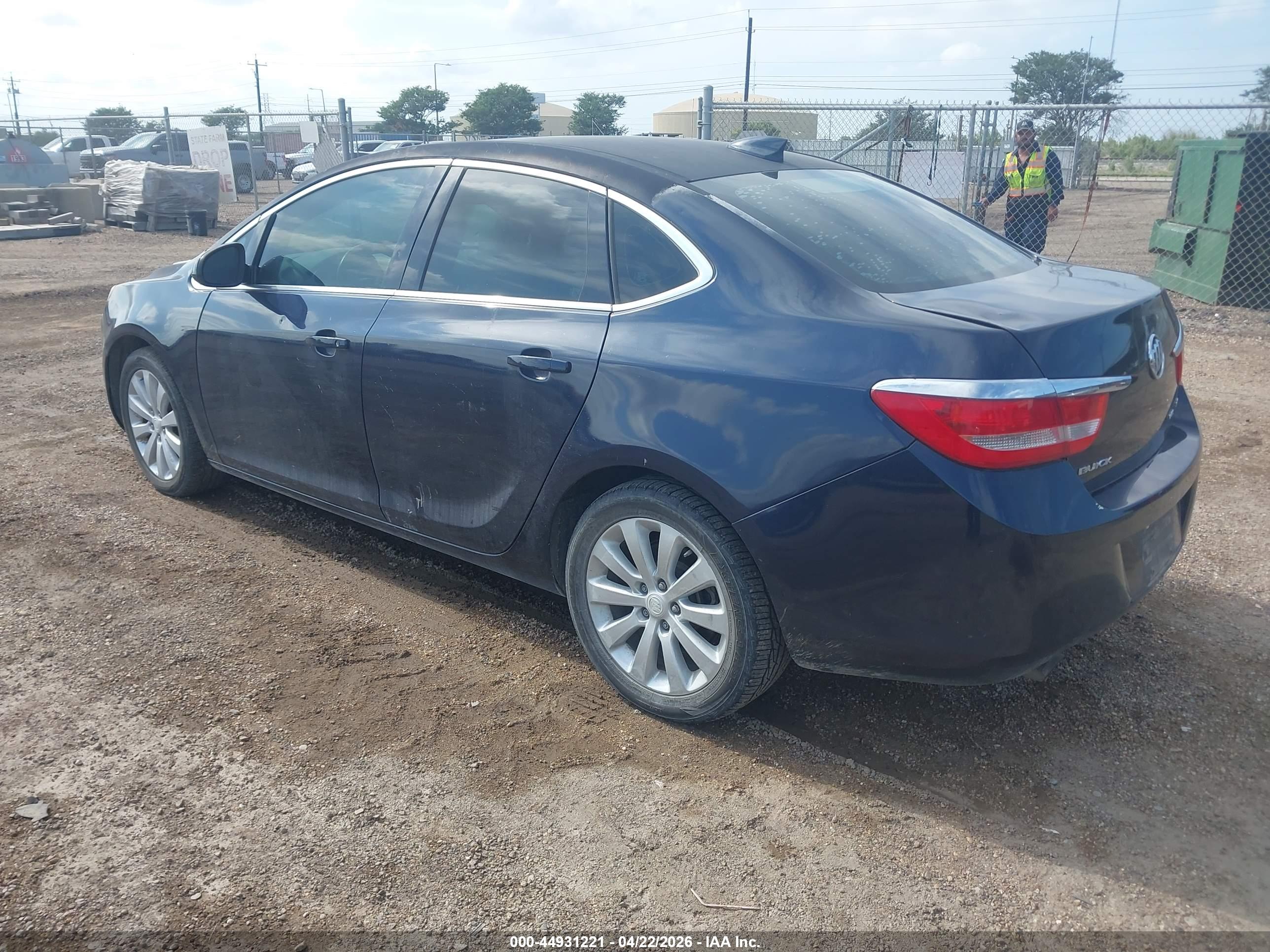 BUICK VERANO image 3