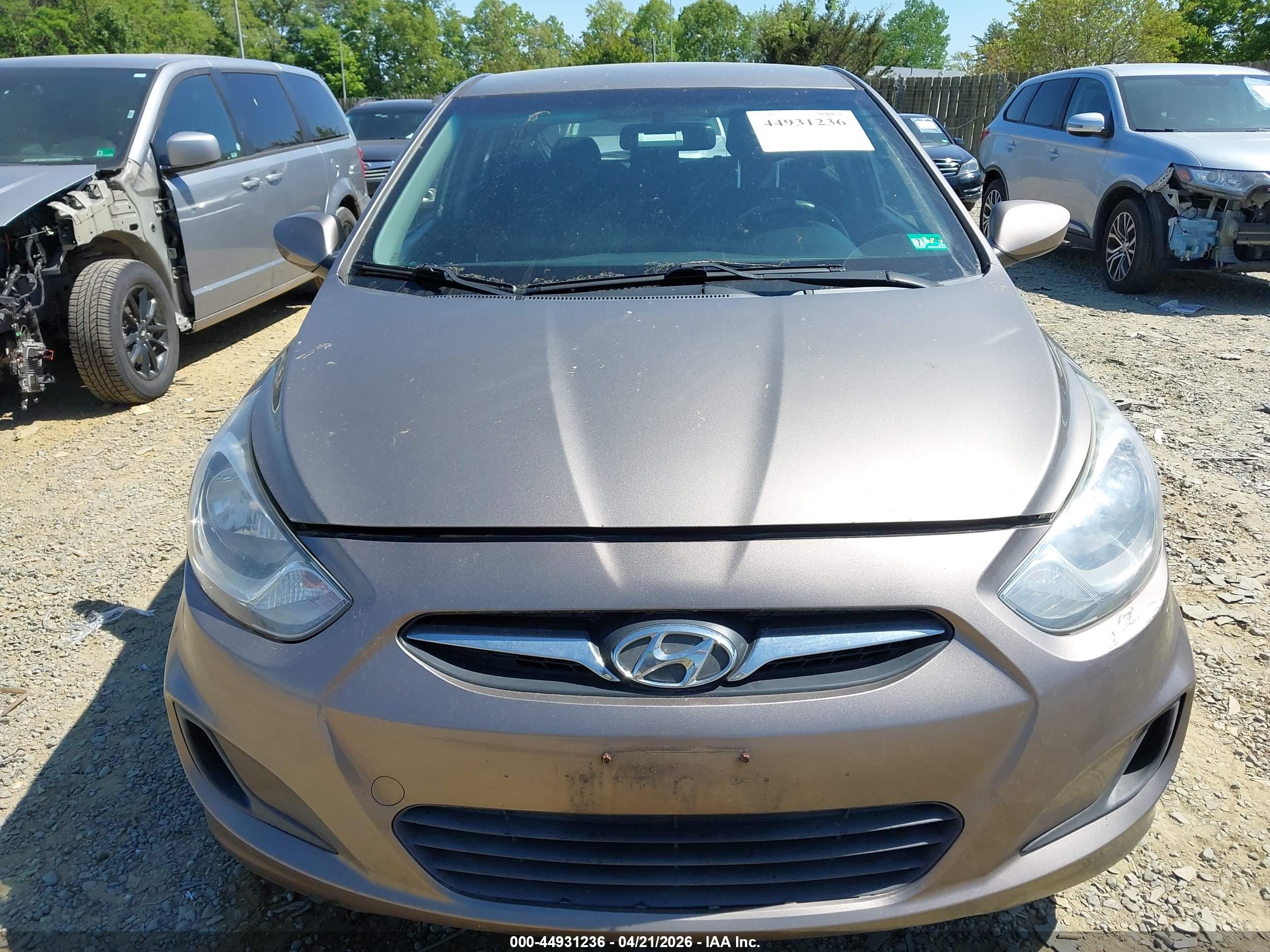 HYUNDAI ACCENT image 6