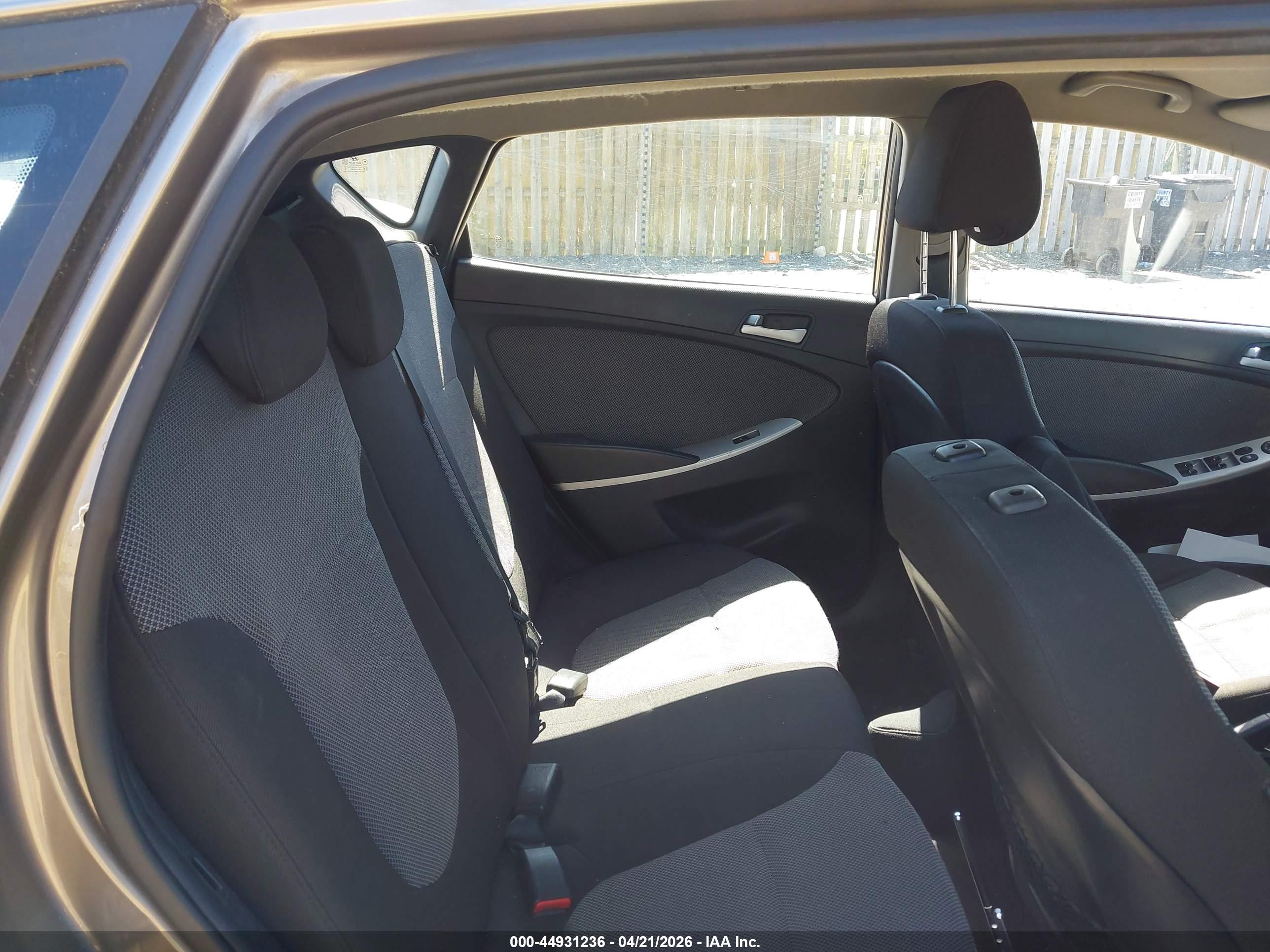 HYUNDAI ACCENT image 8