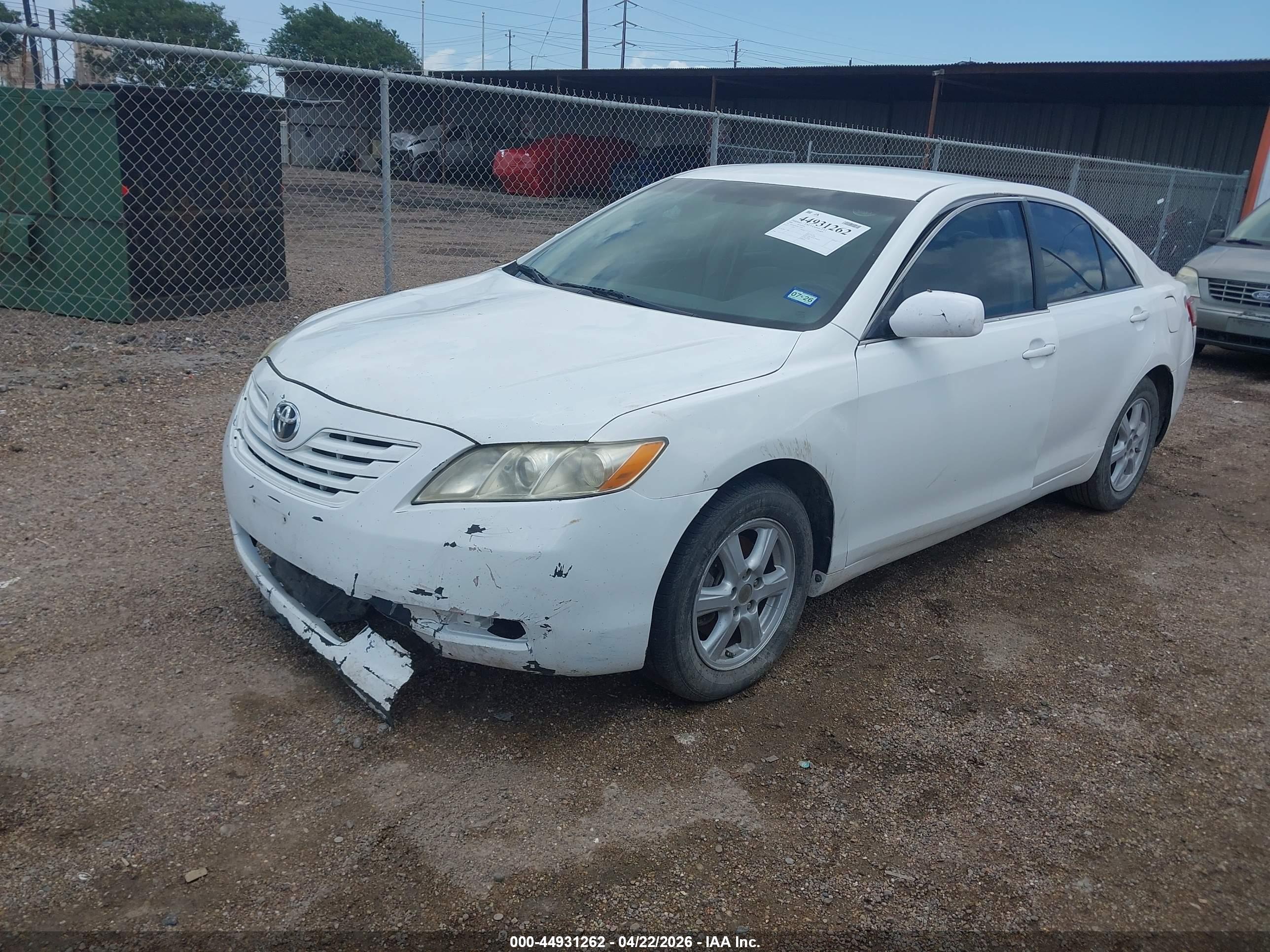 TOYOTA CAMRY image 2
