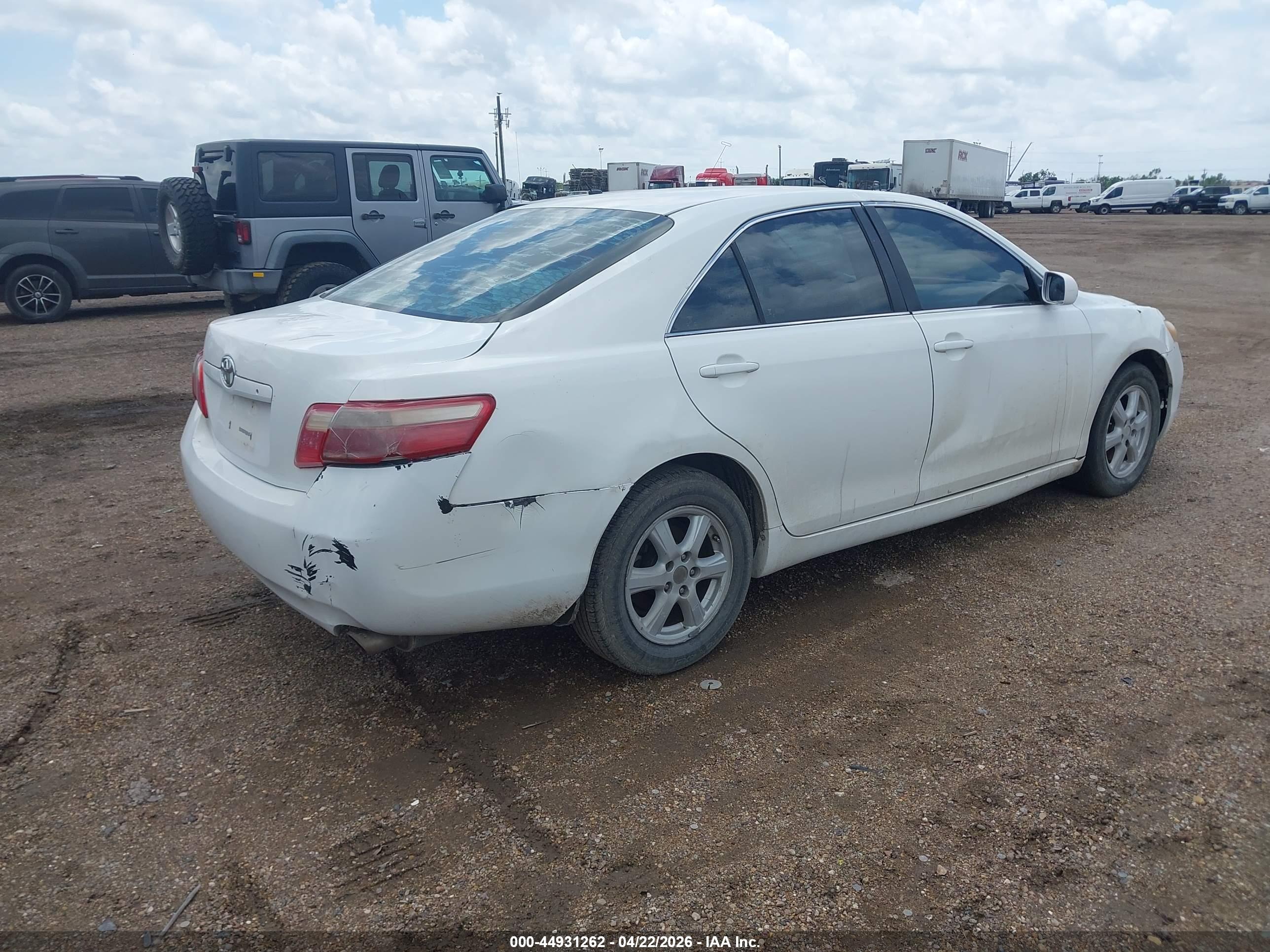 TOYOTA CAMRY image 4