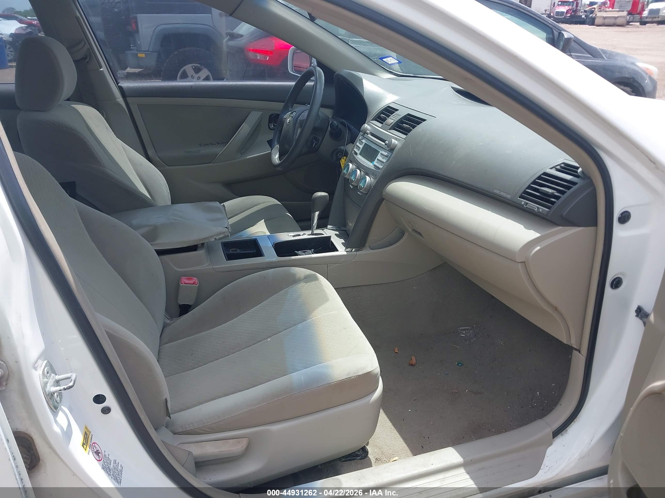 TOYOTA CAMRY image 5