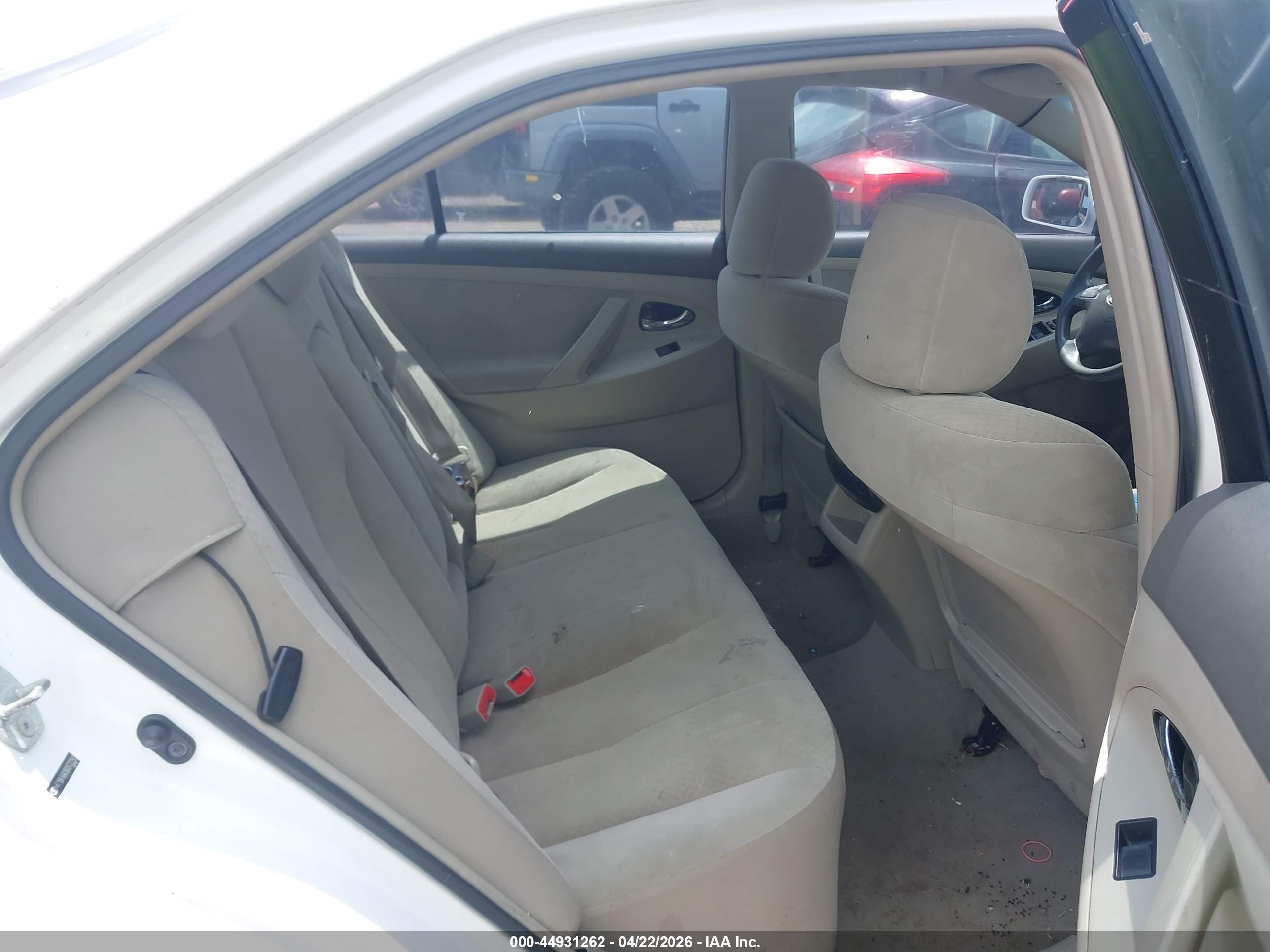 TOYOTA CAMRY image 8
