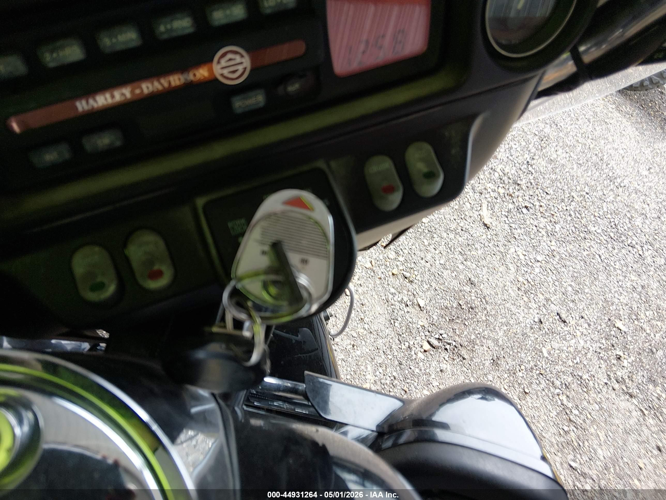 HARLEY-DAVIDSON FLHTCUI image 11