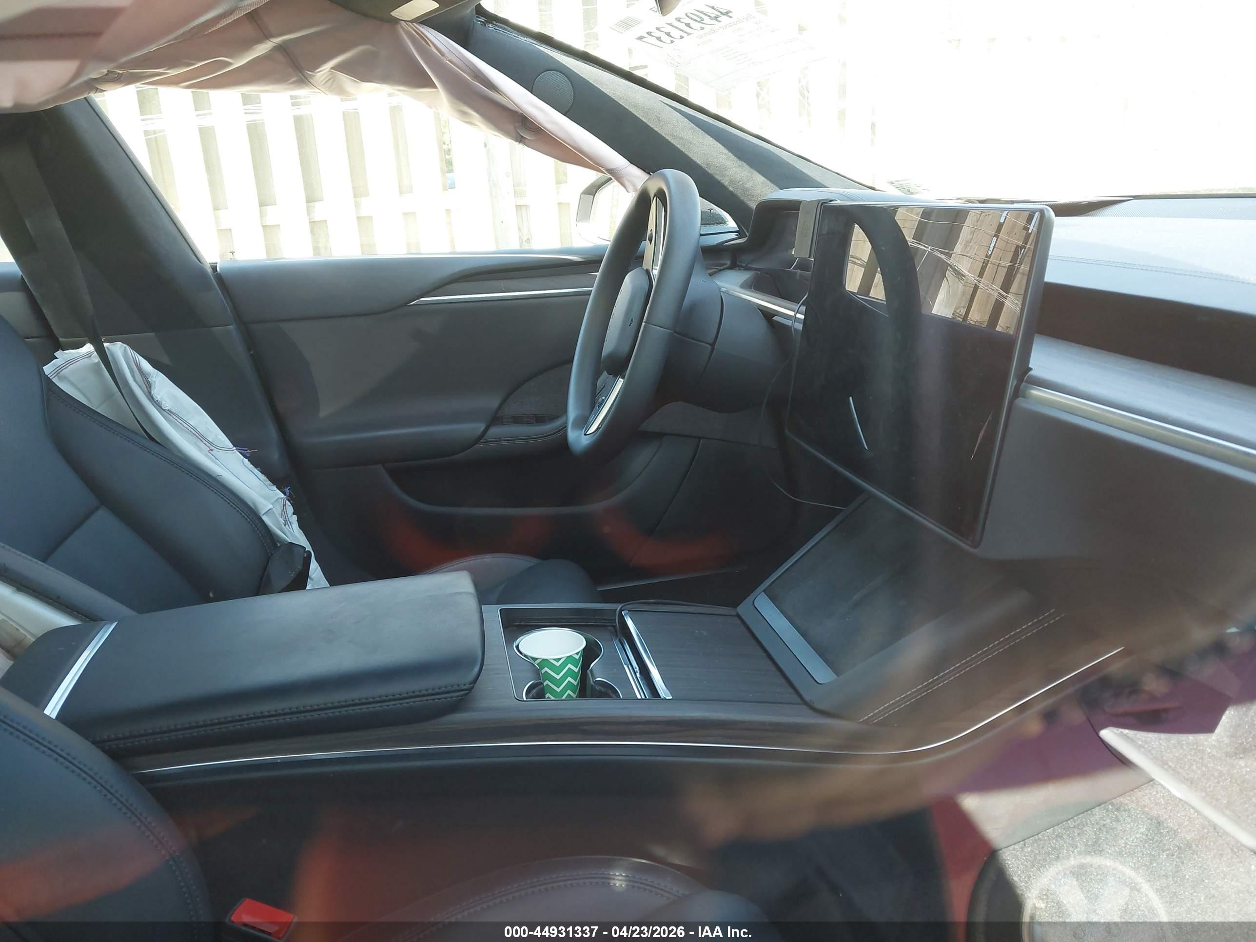 TESLA MODEL image 5