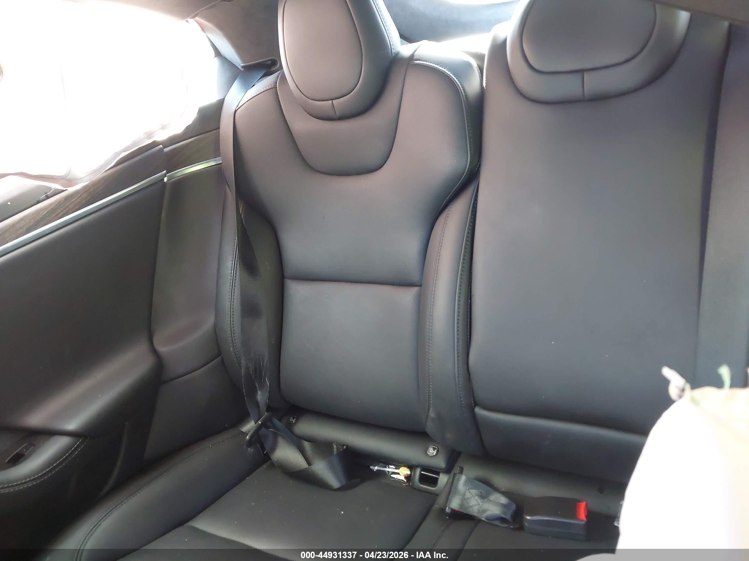 TESLA MODEL image 8