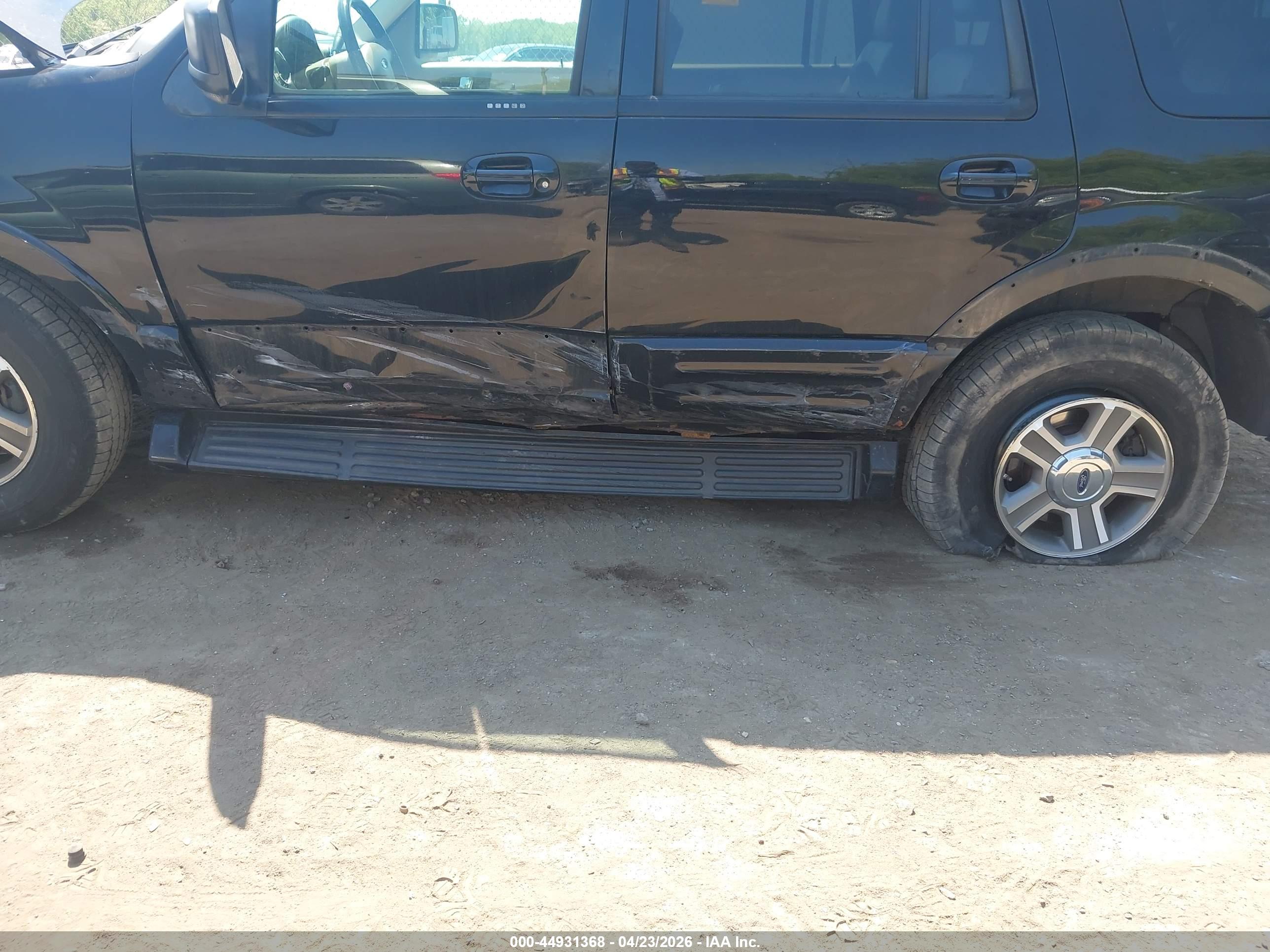 FORD EXPEDITION image 6