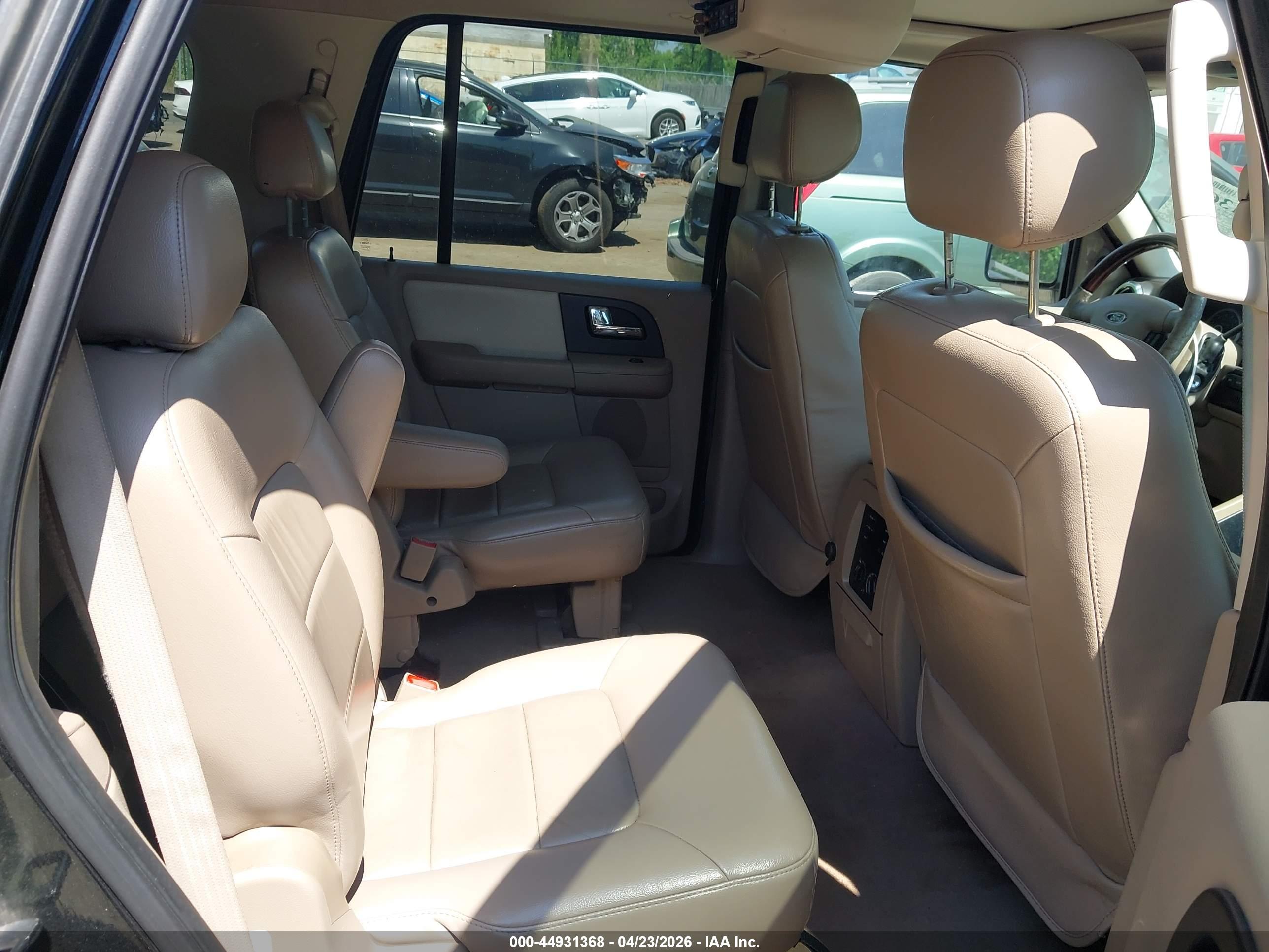 FORD EXPEDITION image 8