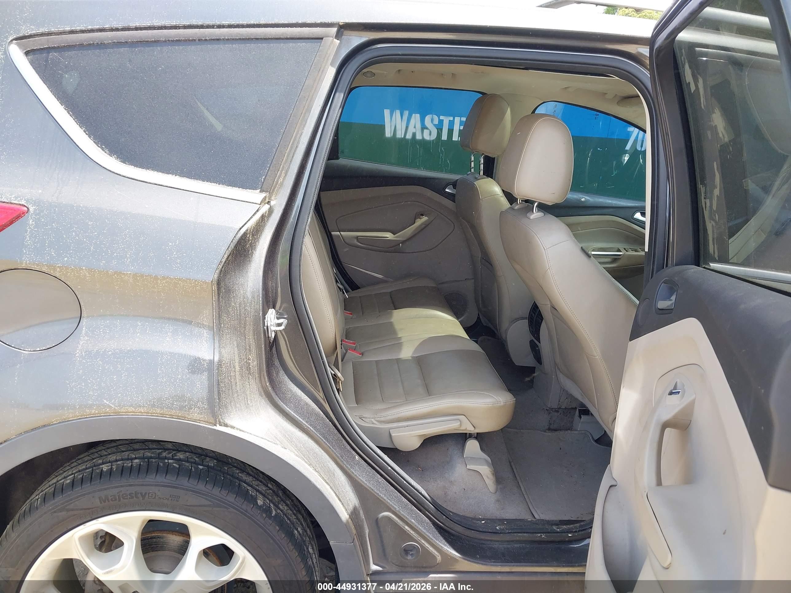 FORD ESCAPE image 8