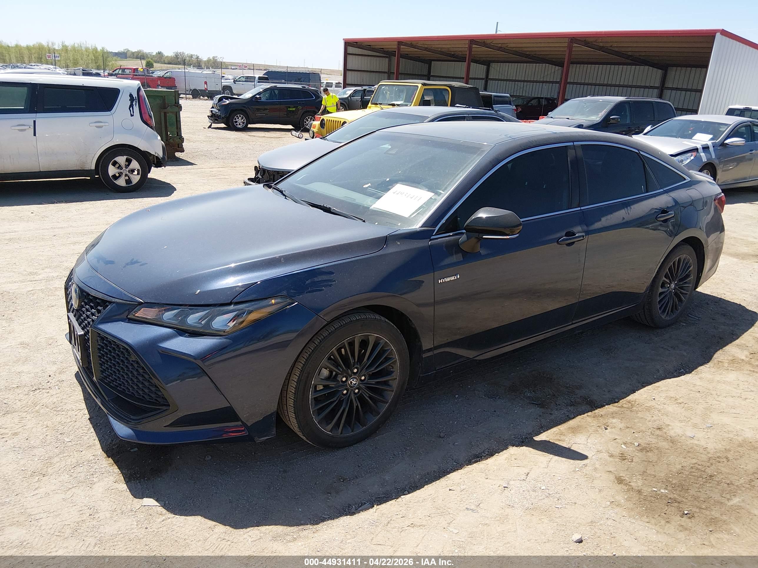 TOYOTA AVALON image 2