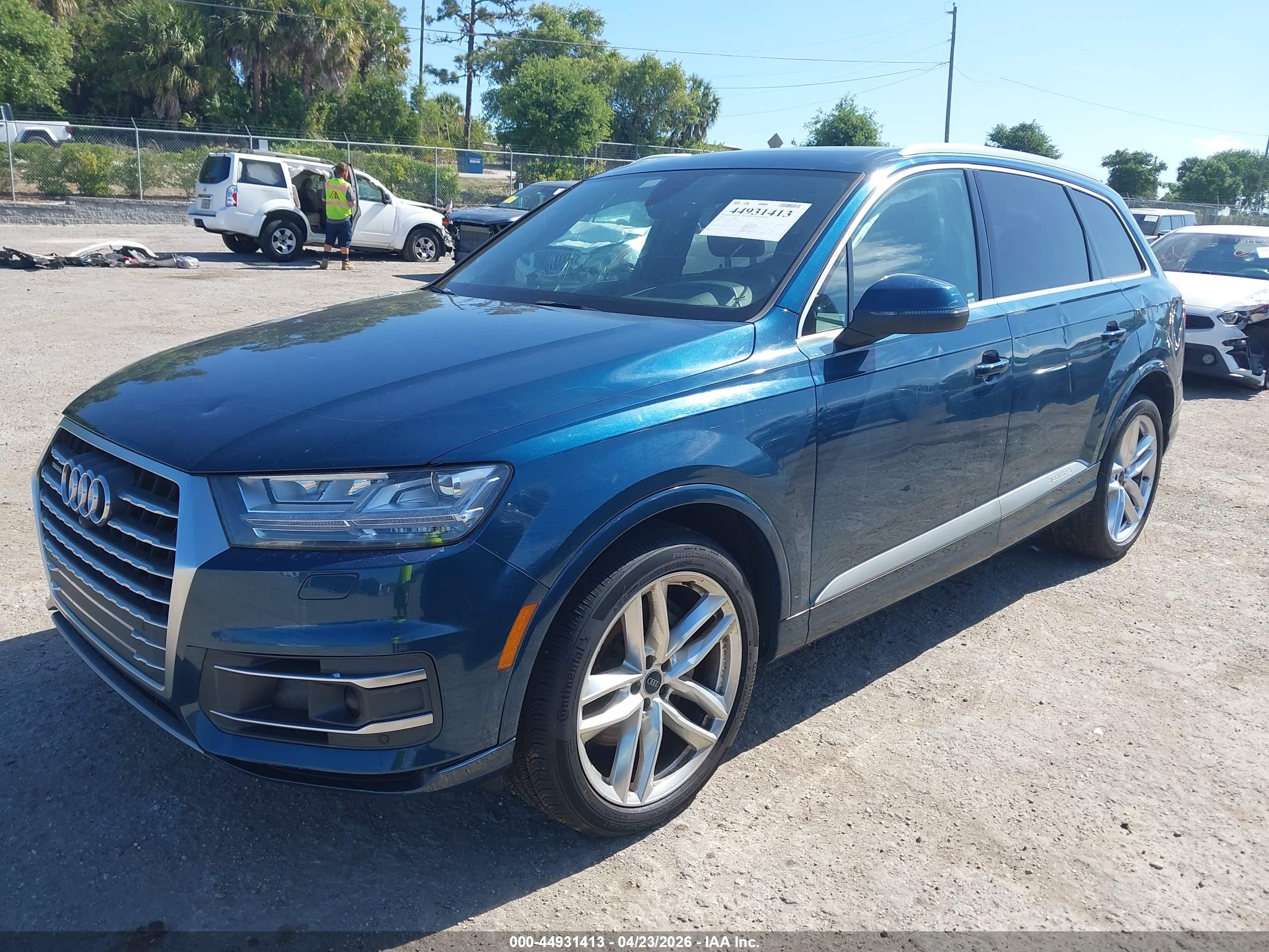 AUDI Q7 image 2