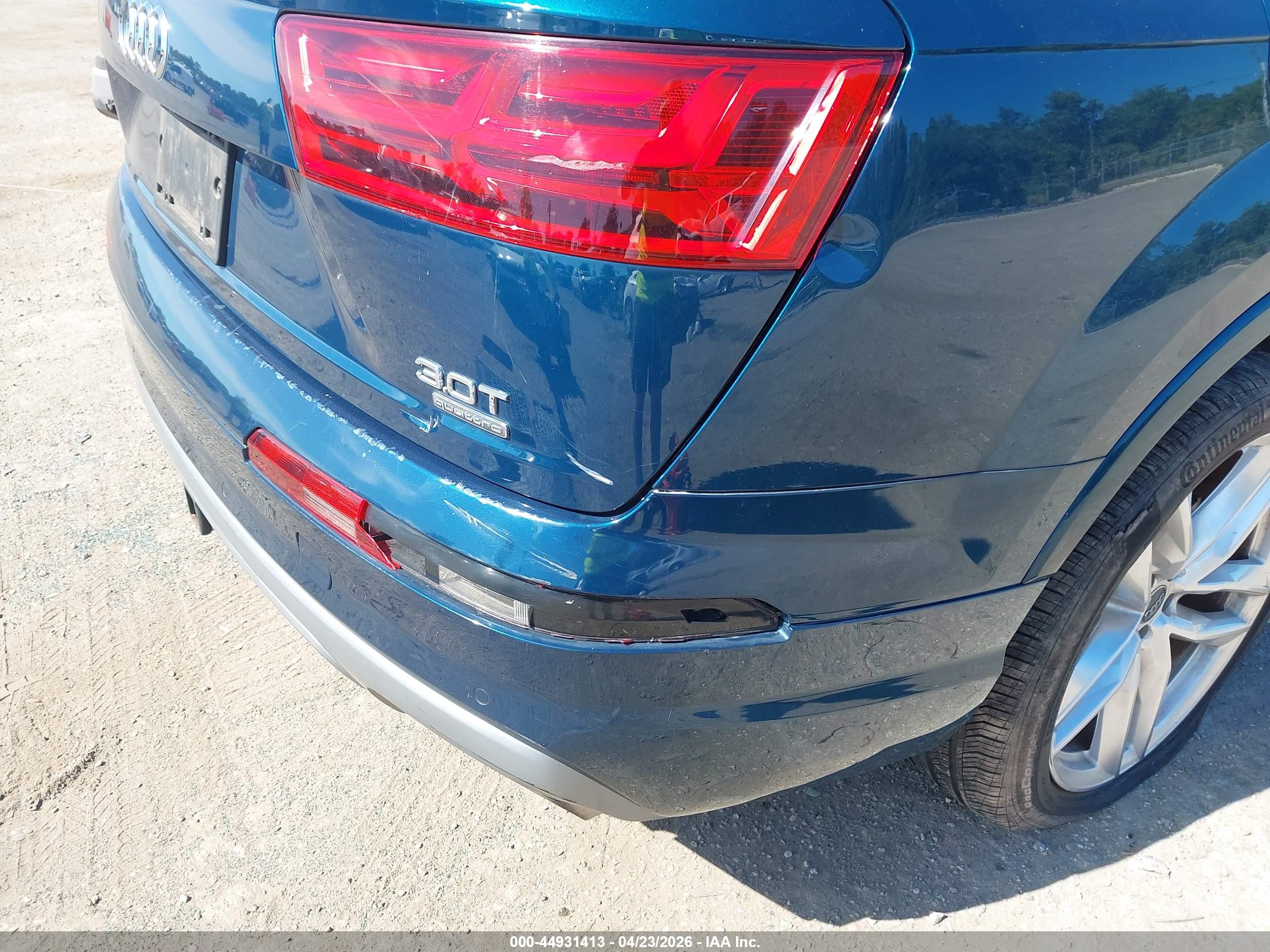 AUDI Q7 image 6