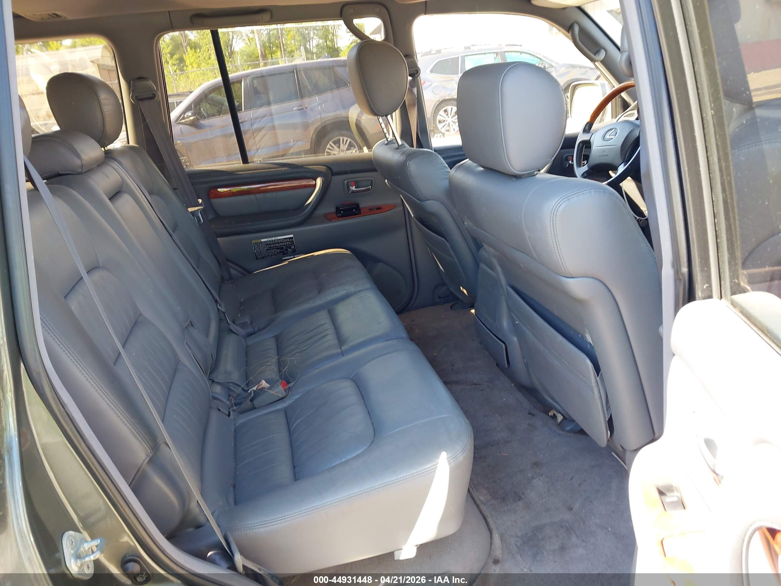 LEXUS LX image 8