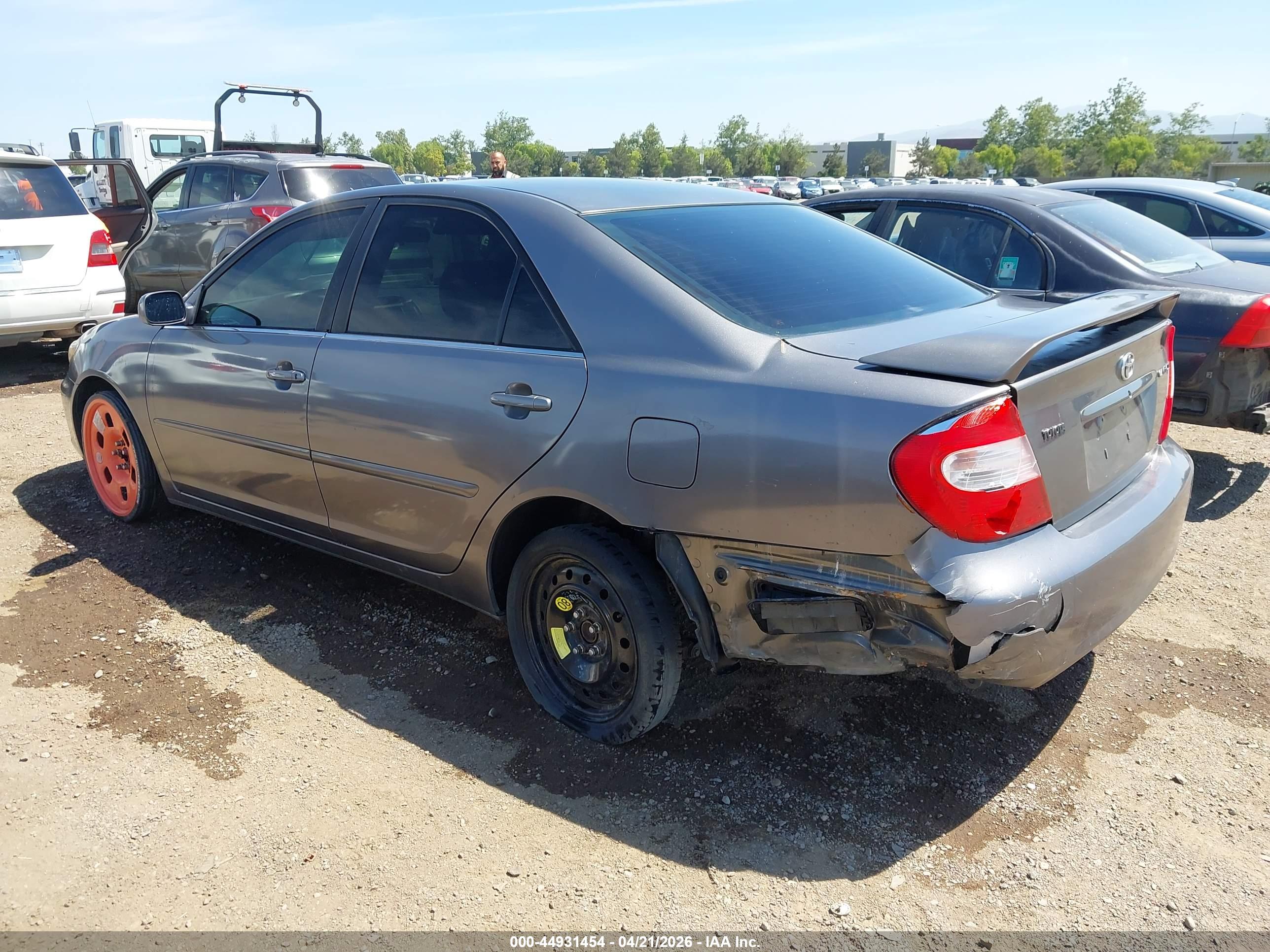 TOYOTA CAMRY image 3