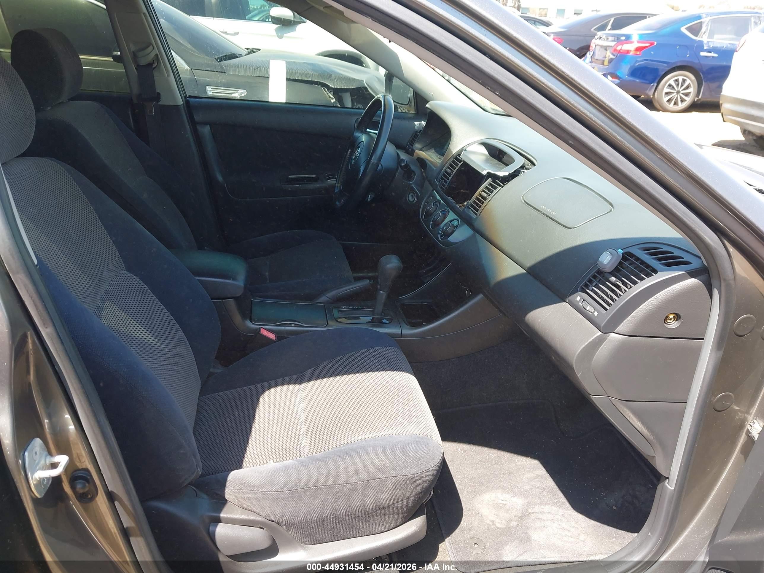 TOYOTA CAMRY image 5
