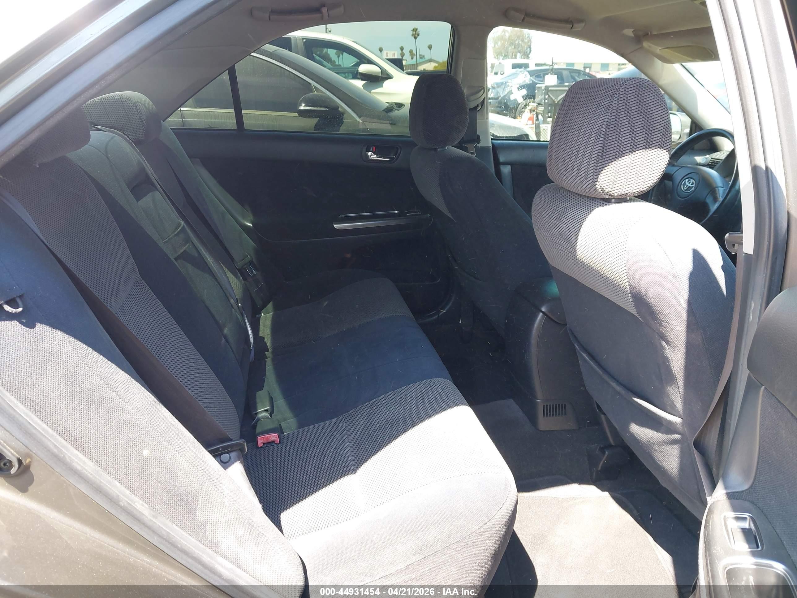 TOYOTA CAMRY image 8
