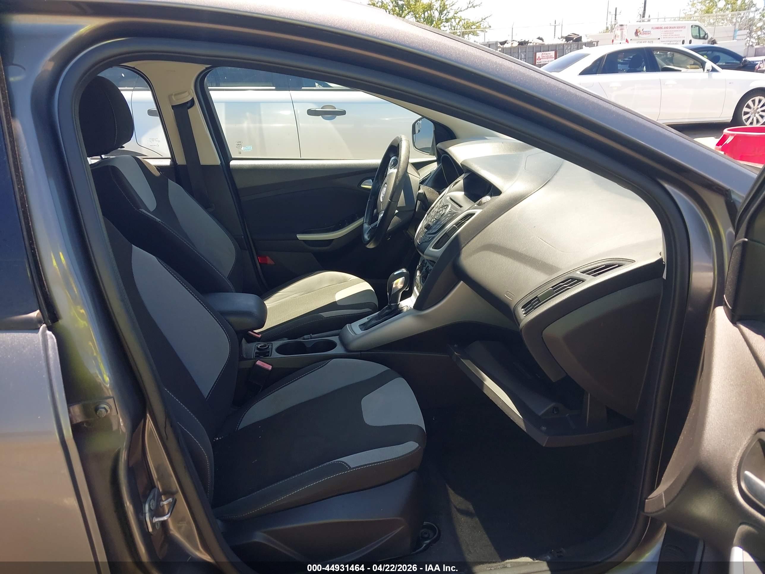 FORD FOCUS image 5