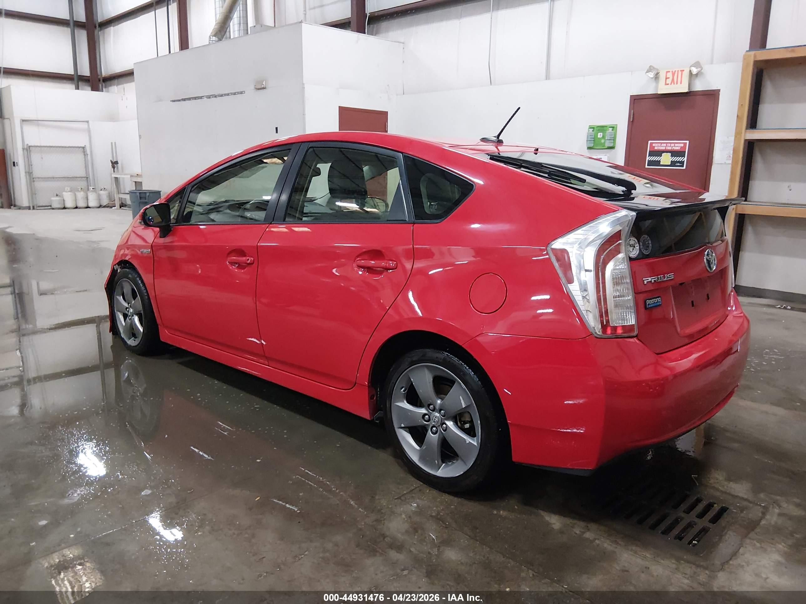 TOYOTA PRIUS image 3