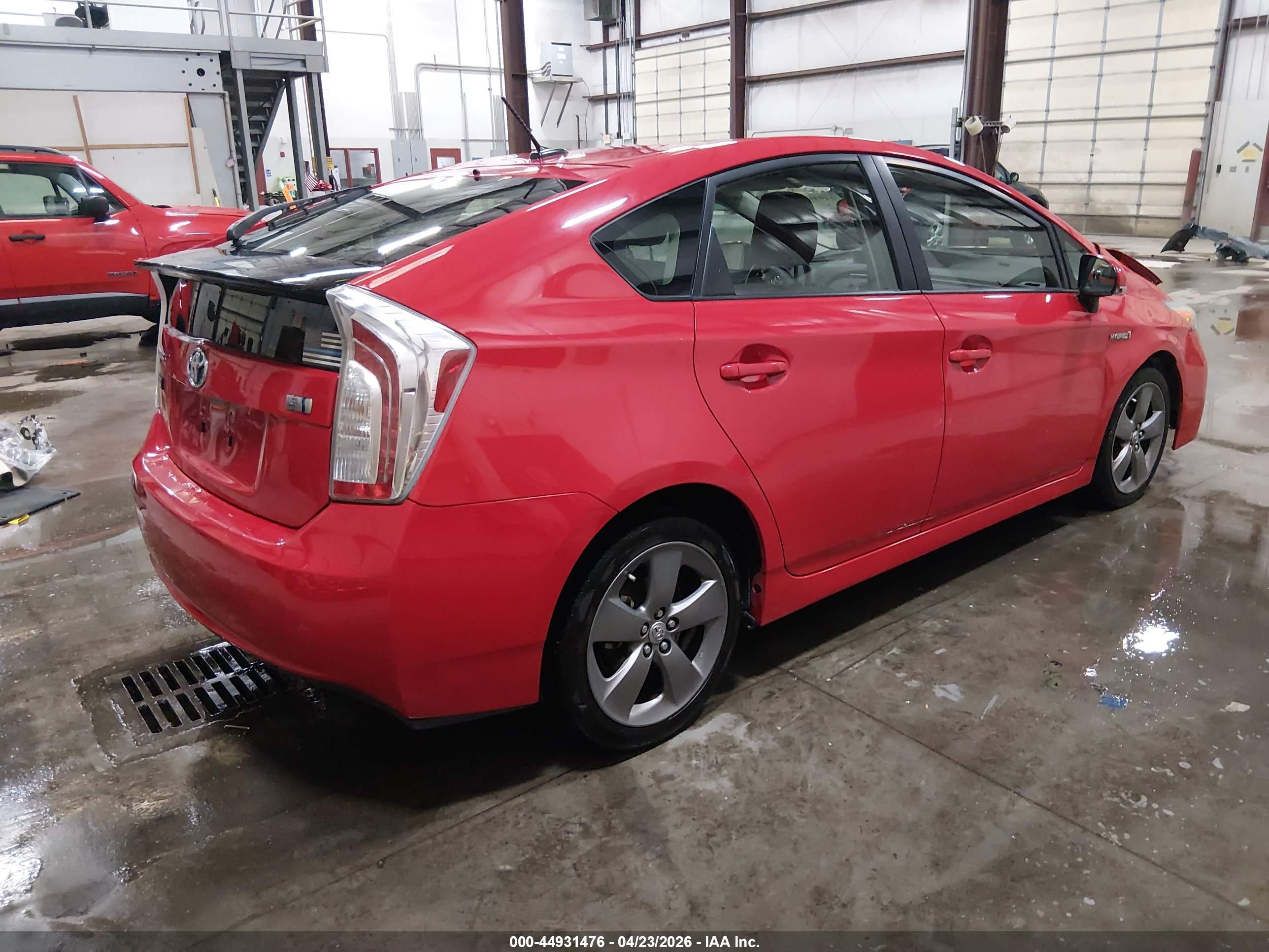 TOYOTA PRIUS image 4