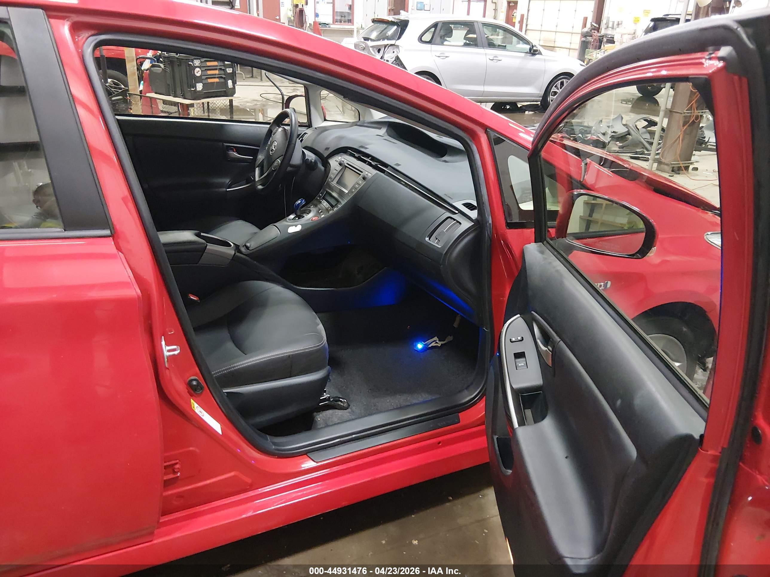 TOYOTA PRIUS image 5