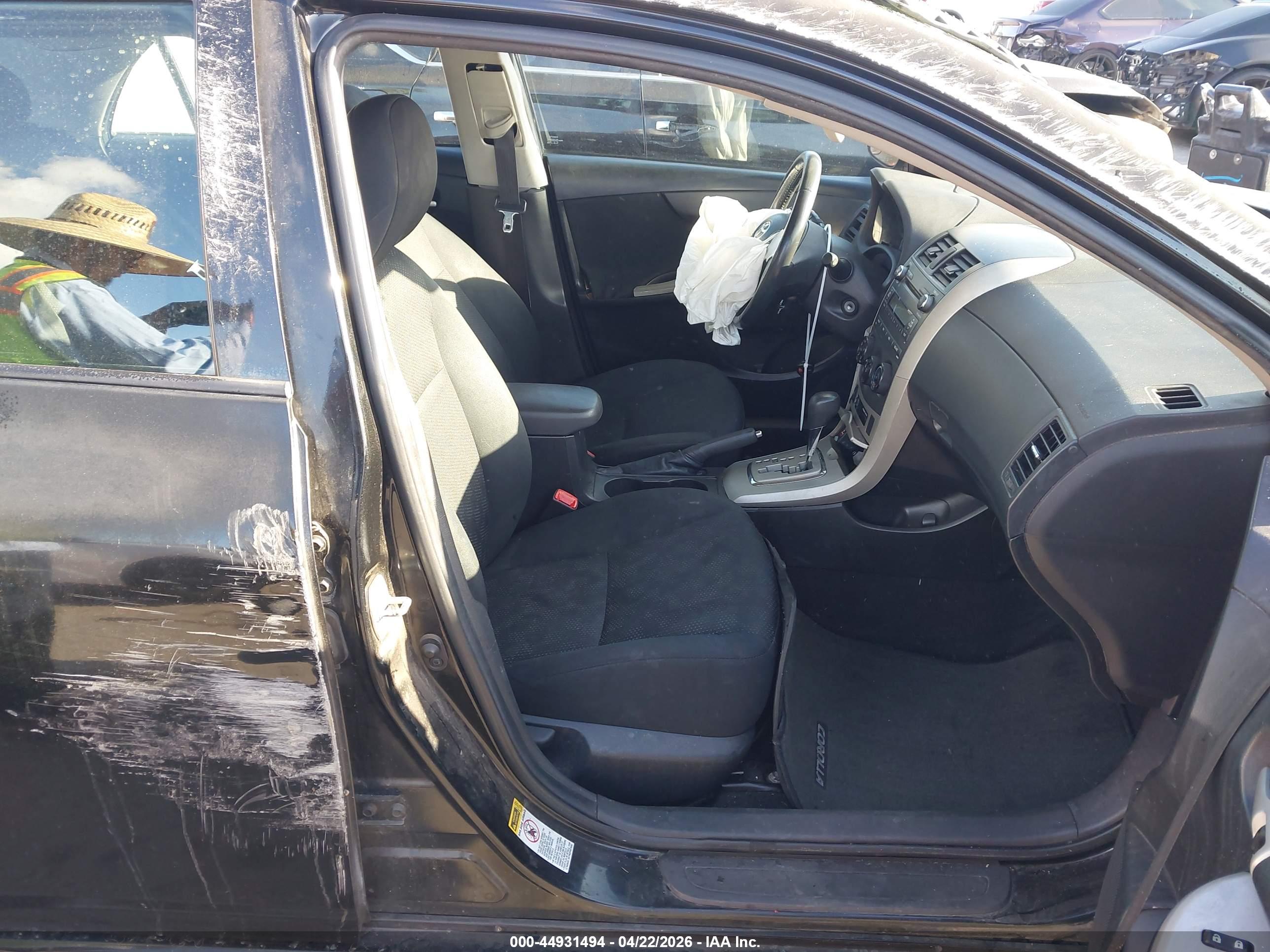 TOYOTA COROLLA image 5
