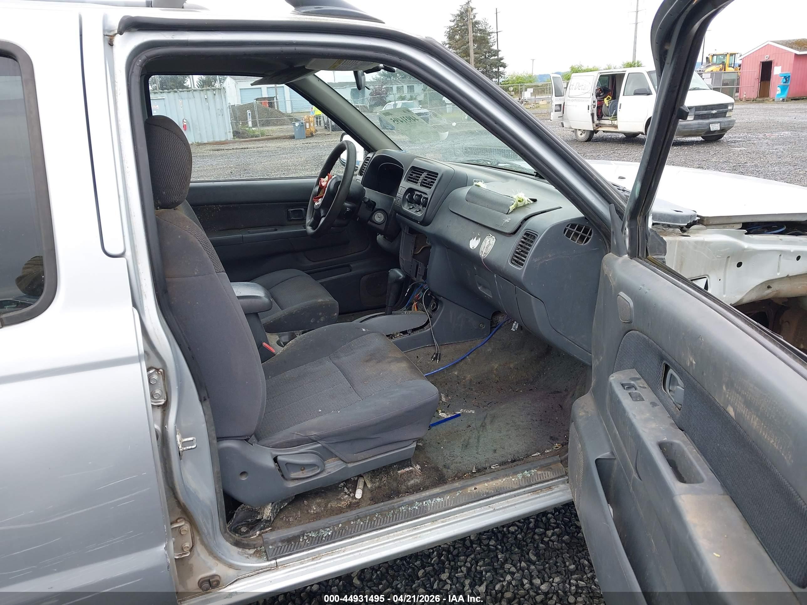 NISSAN FRONTIER image 5