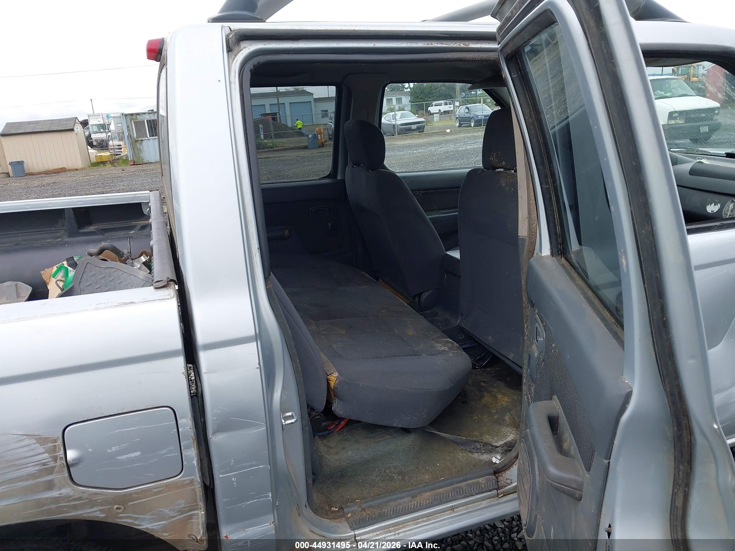 NISSAN FRONTIER image 8