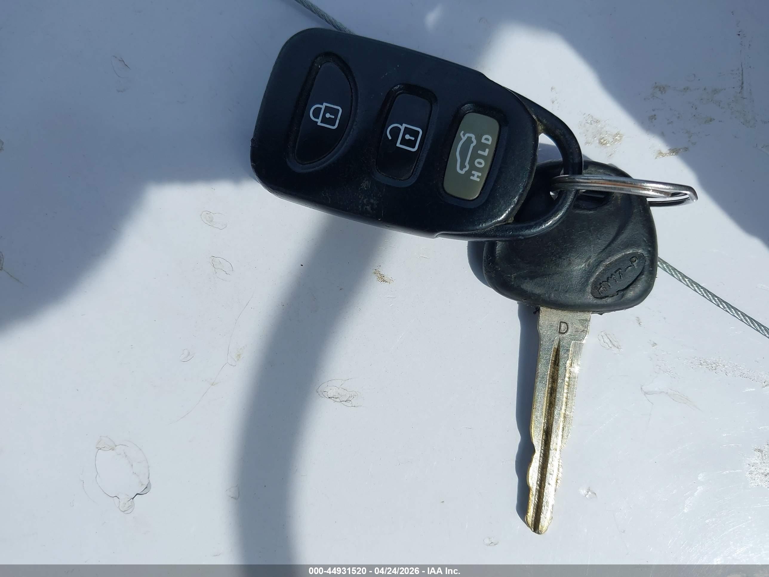 HYUNDAI ELANTRA image 11