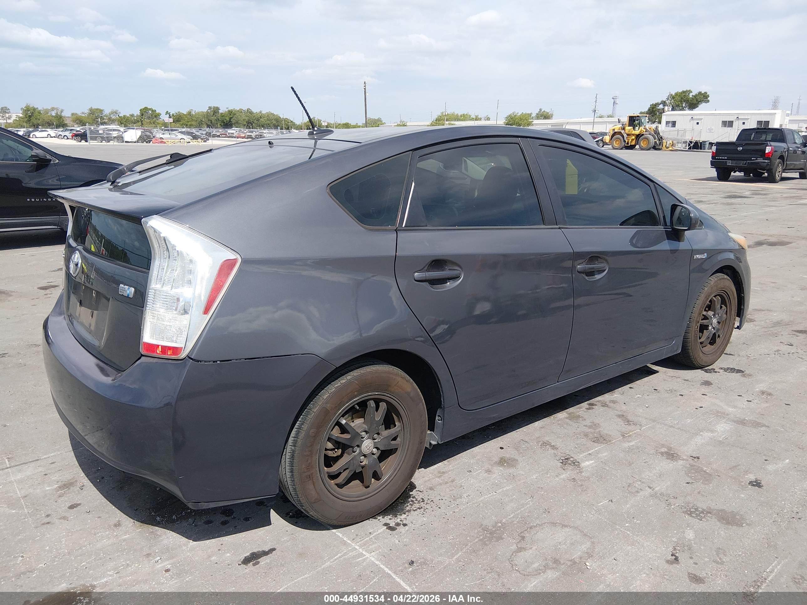 TOYOTA PRIUS image 4