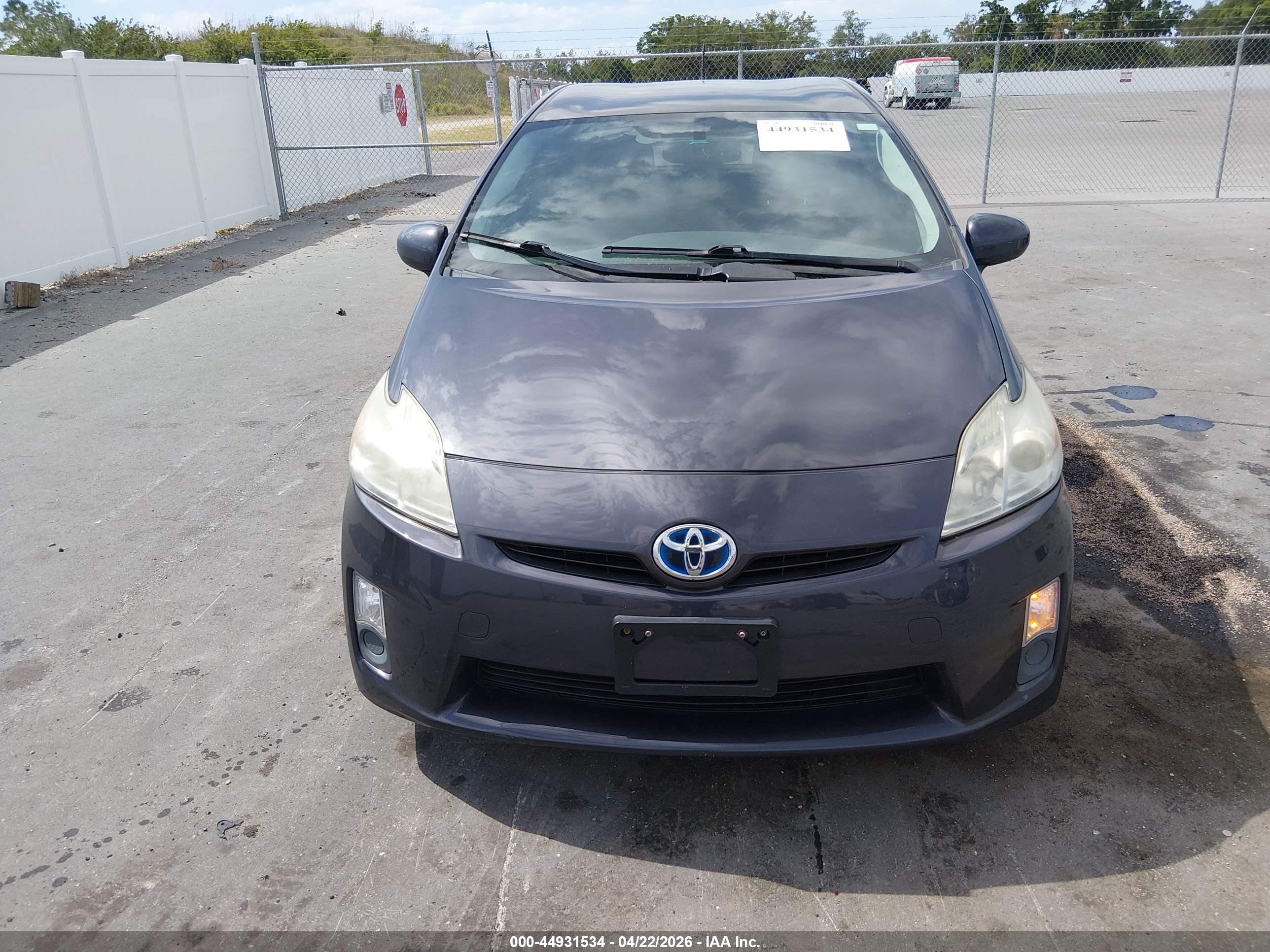 TOYOTA PRIUS image 6