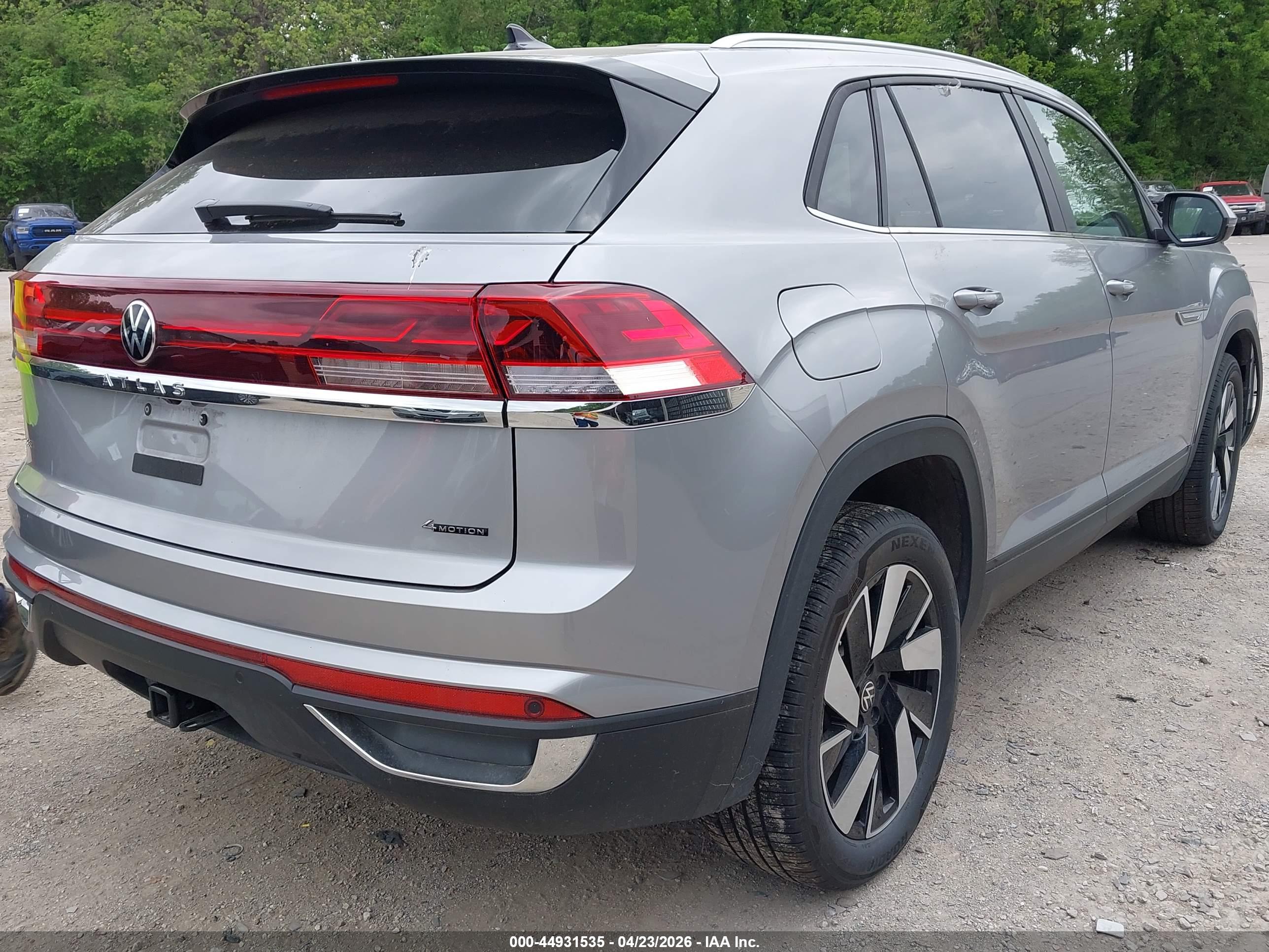 VOLKSWAGEN ATLAS image 4