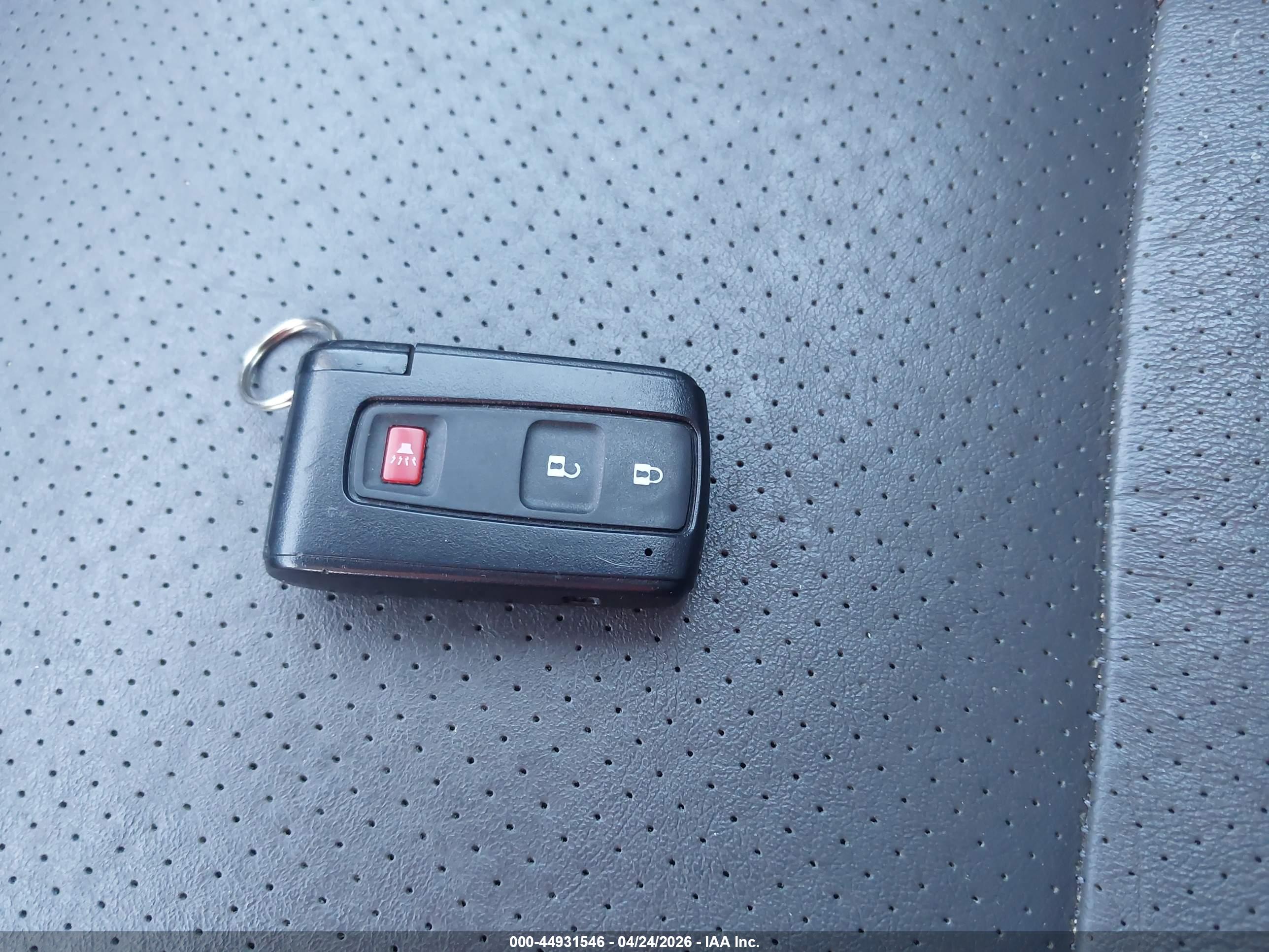 TOYOTA PRIUS image 11