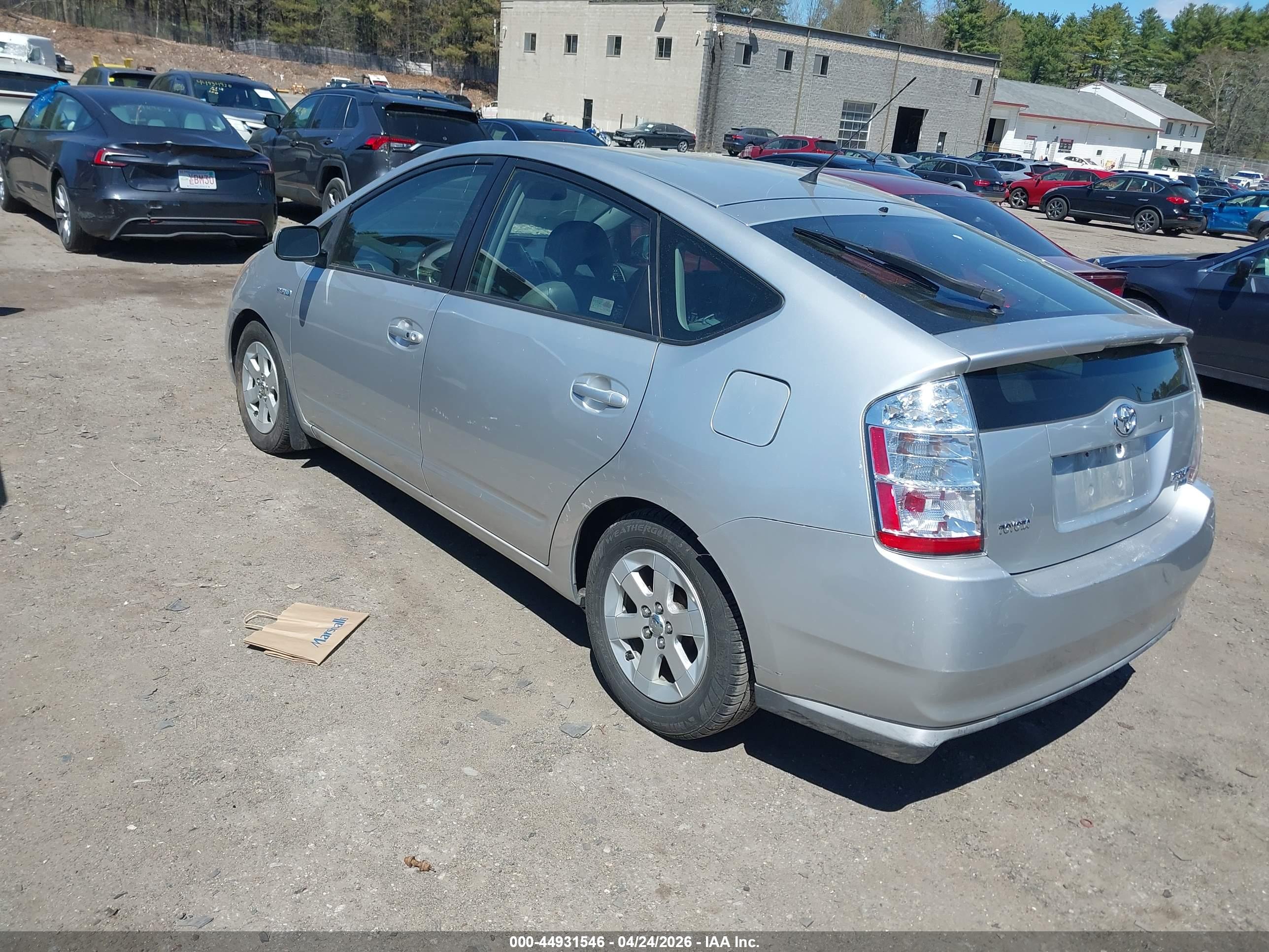 TOYOTA PRIUS image 3