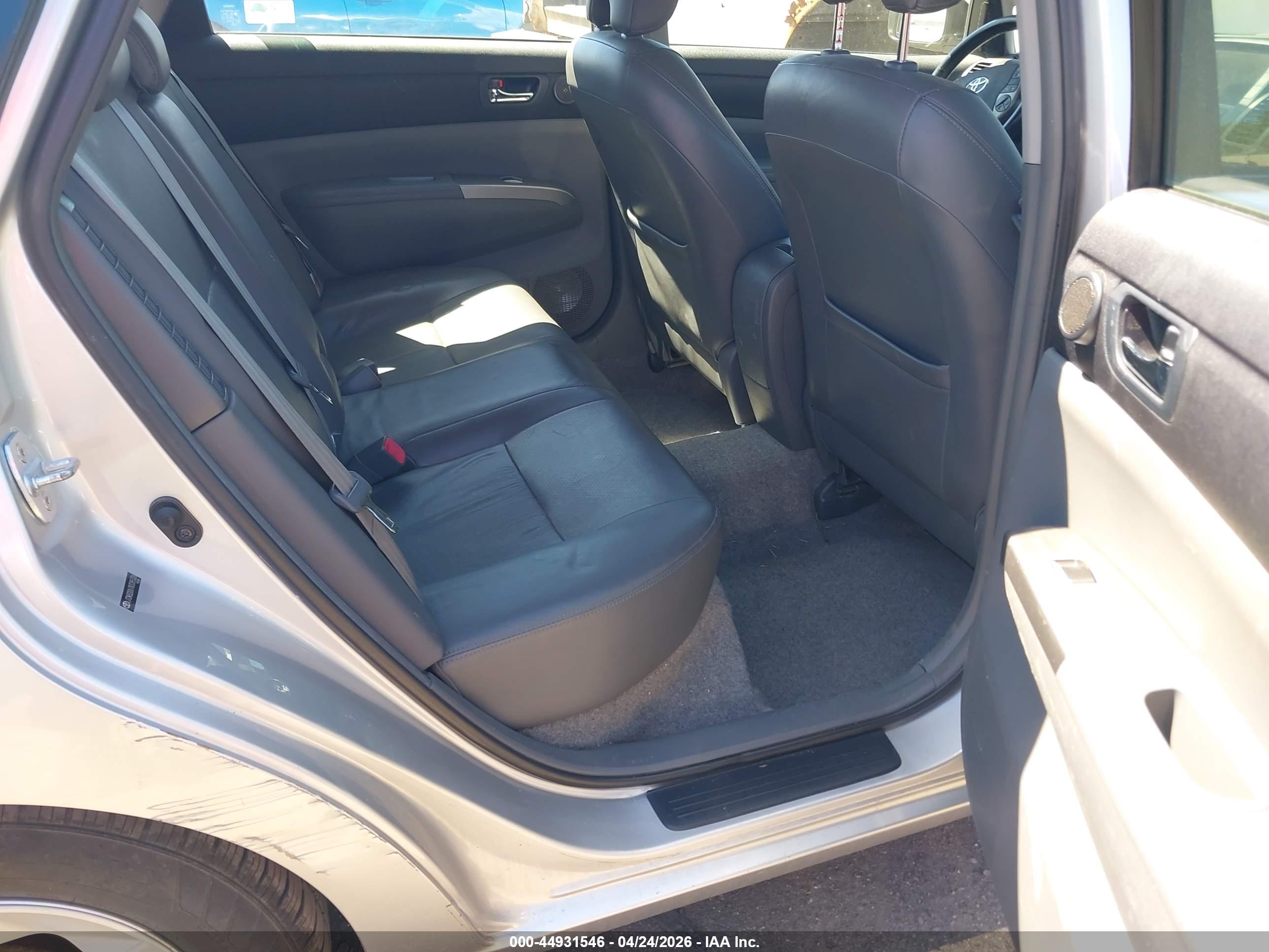 TOYOTA PRIUS image 8