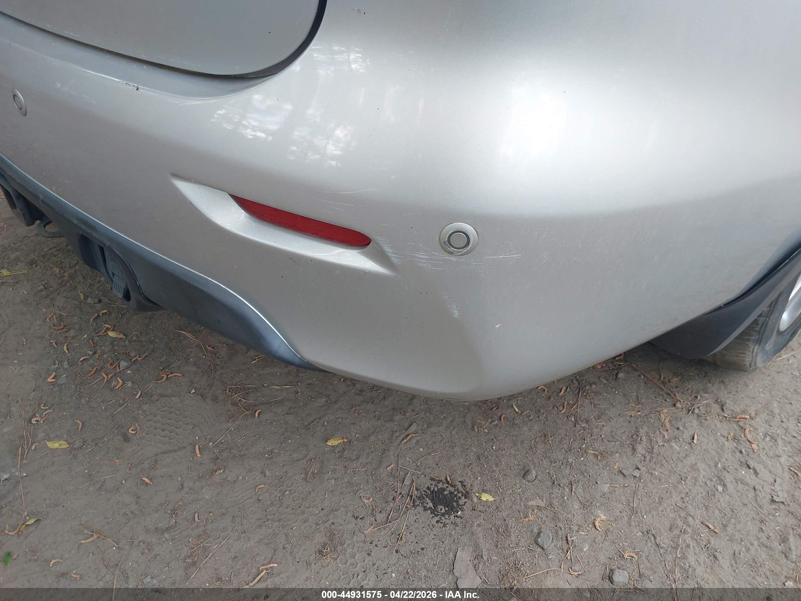 INFINITI JX35 image 6