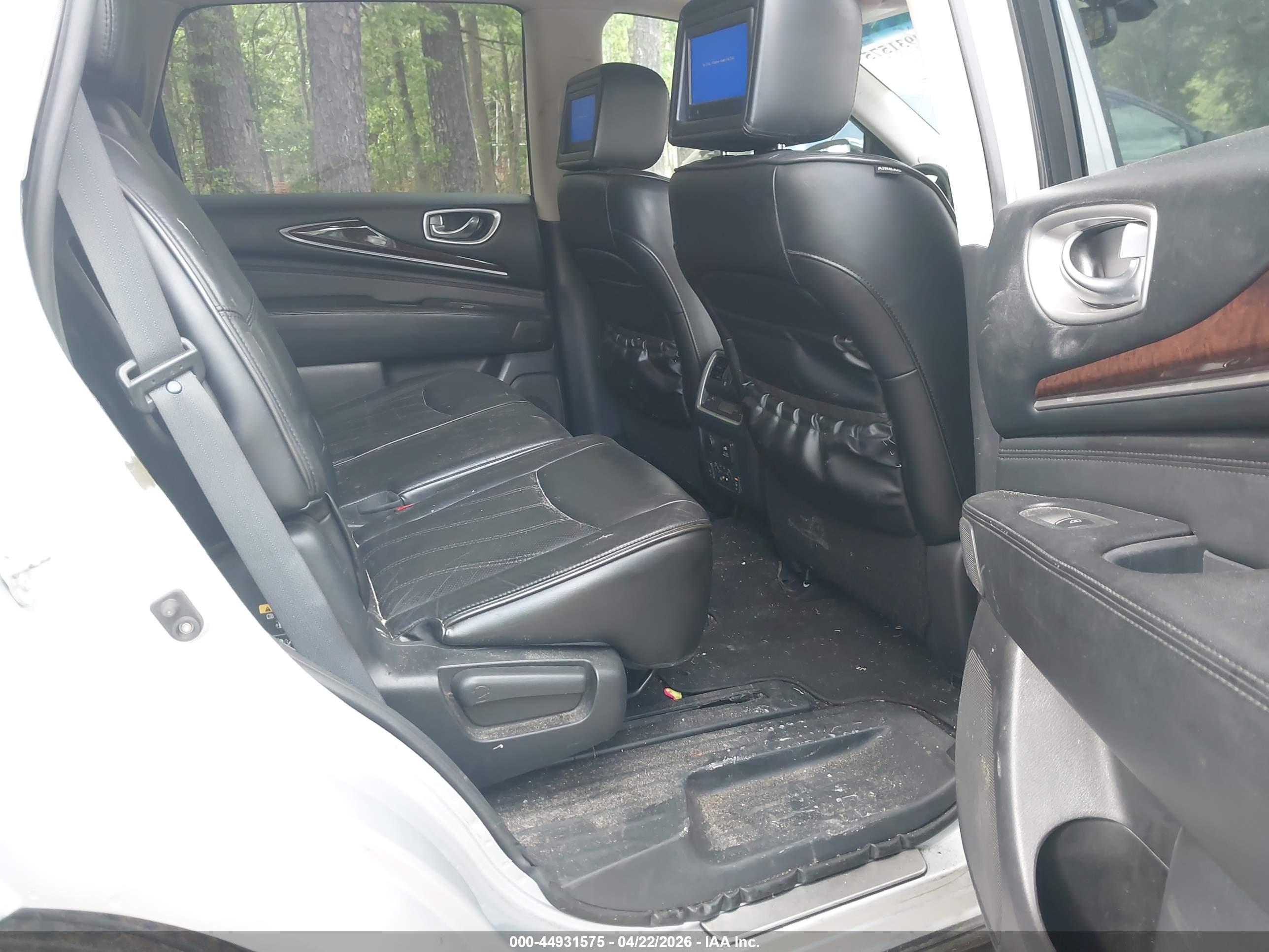 INFINITI JX35 image 8