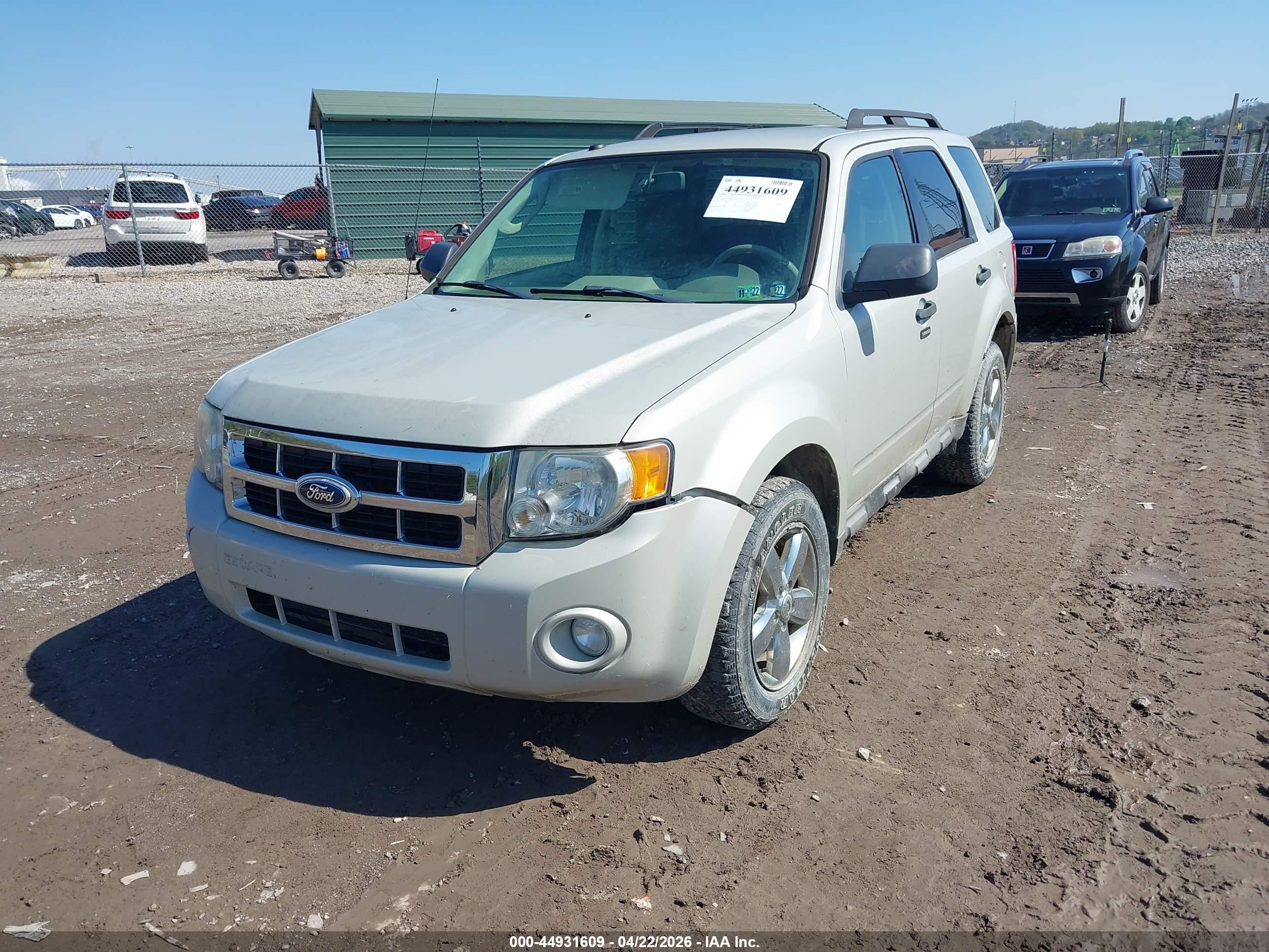 FORD ESCAPE image 2