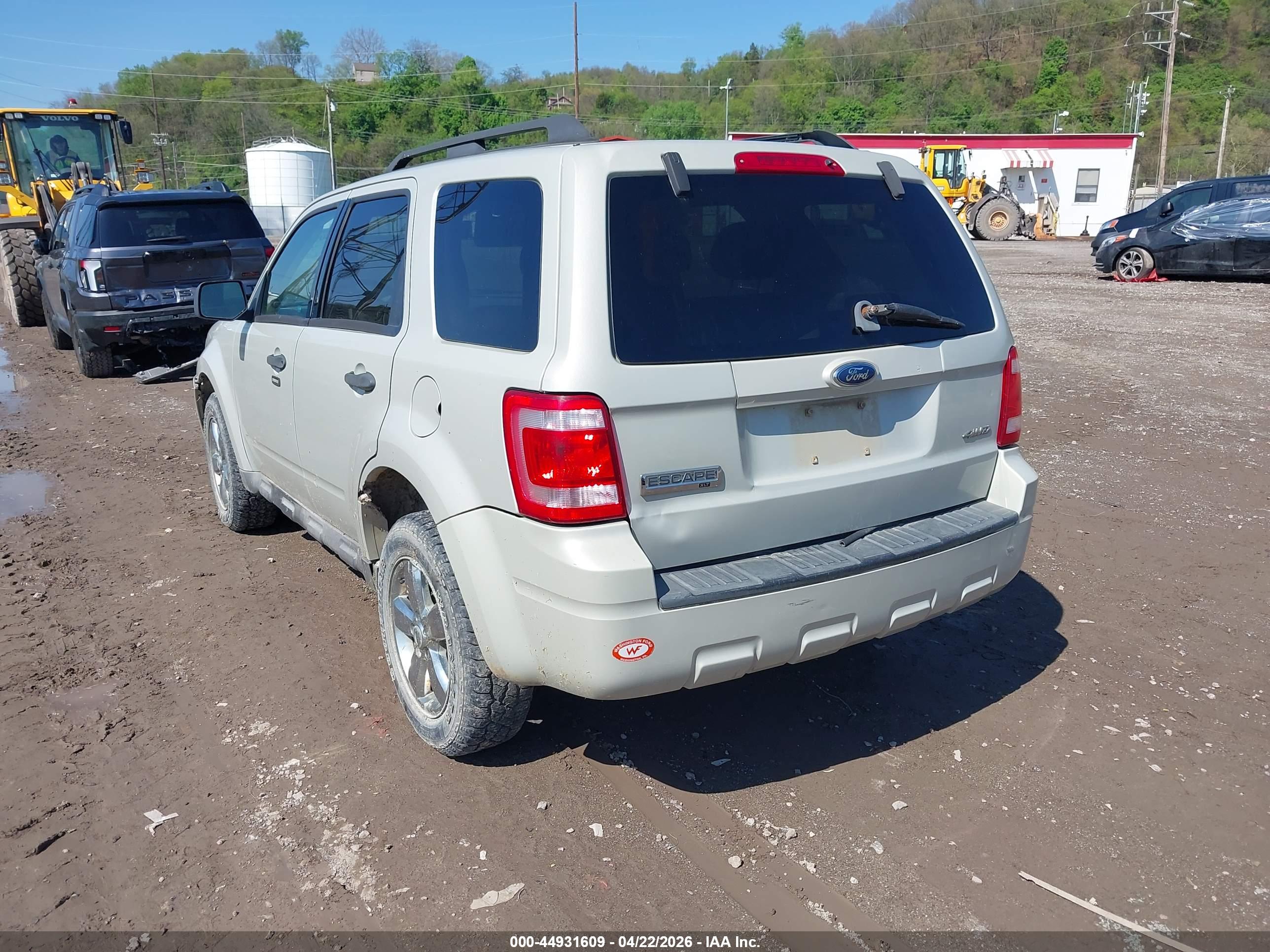 FORD ESCAPE image 3