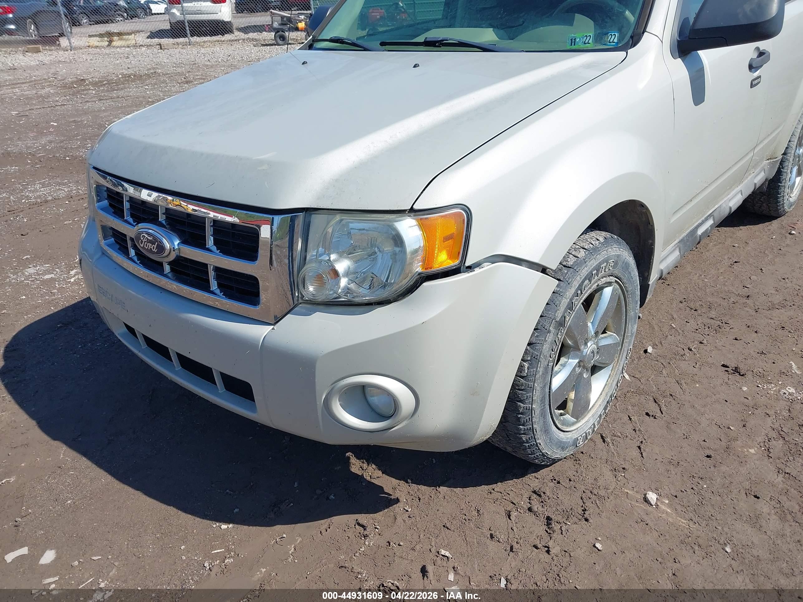FORD ESCAPE image 6