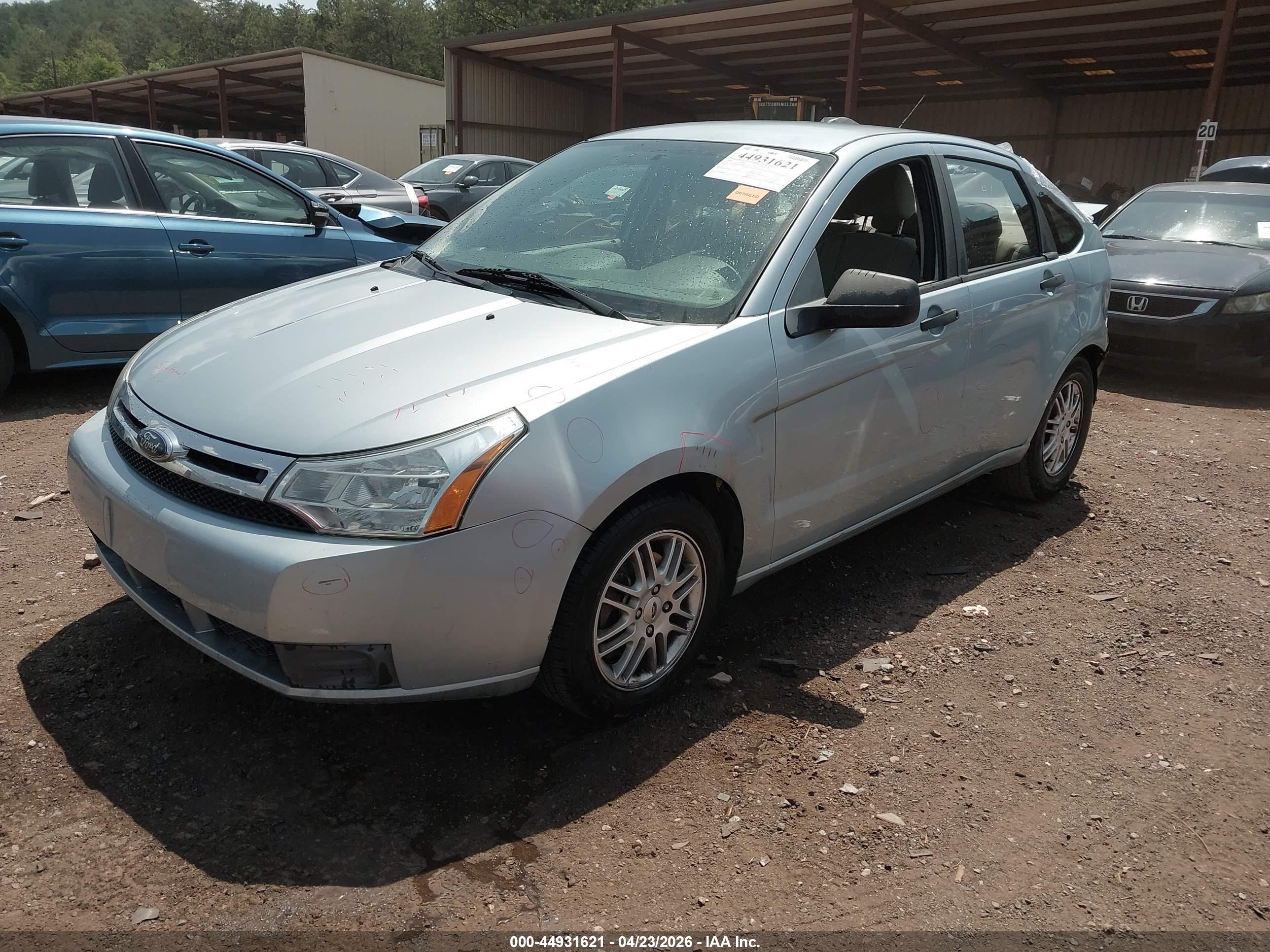 FORD FOCUS image 2