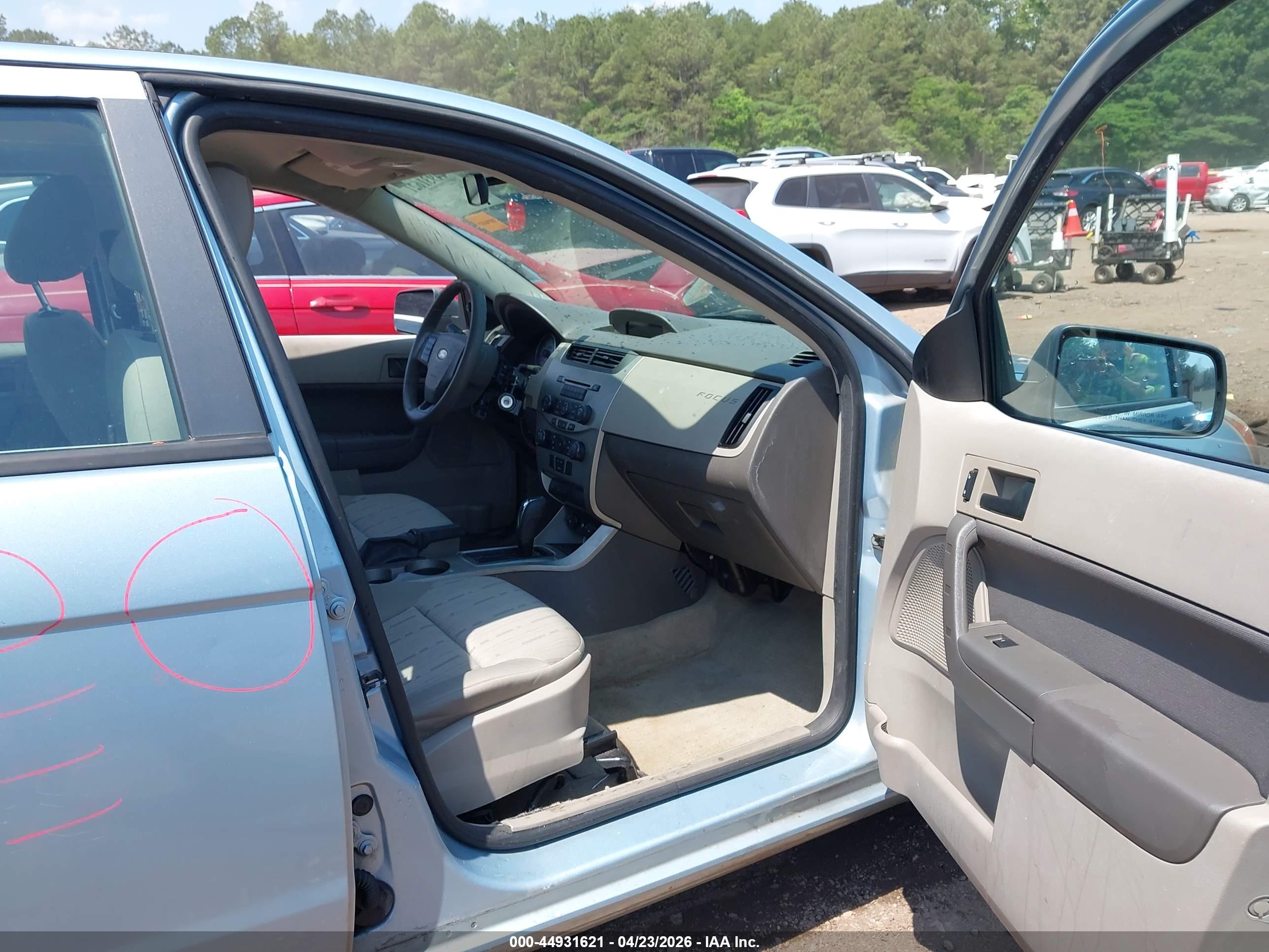 FORD FOCUS image 5