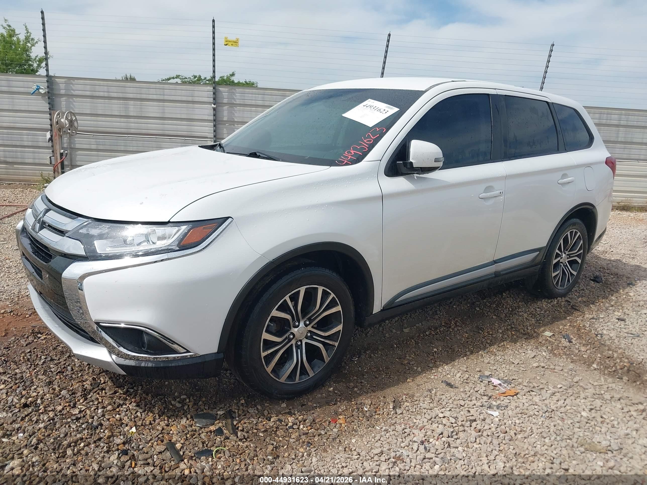 MITSUBISHI OUTLANDER image 2