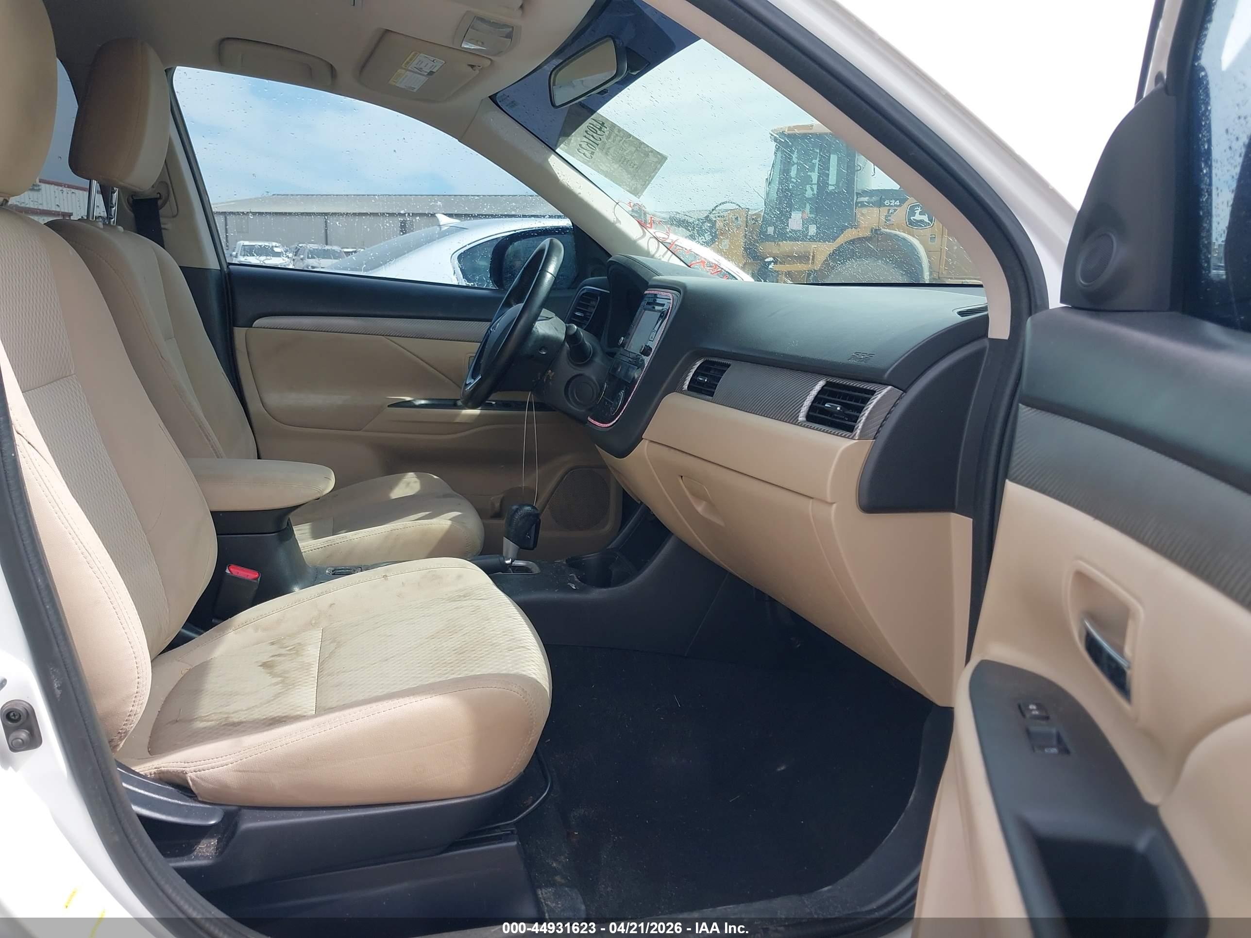 MITSUBISHI OUTLANDER image 5