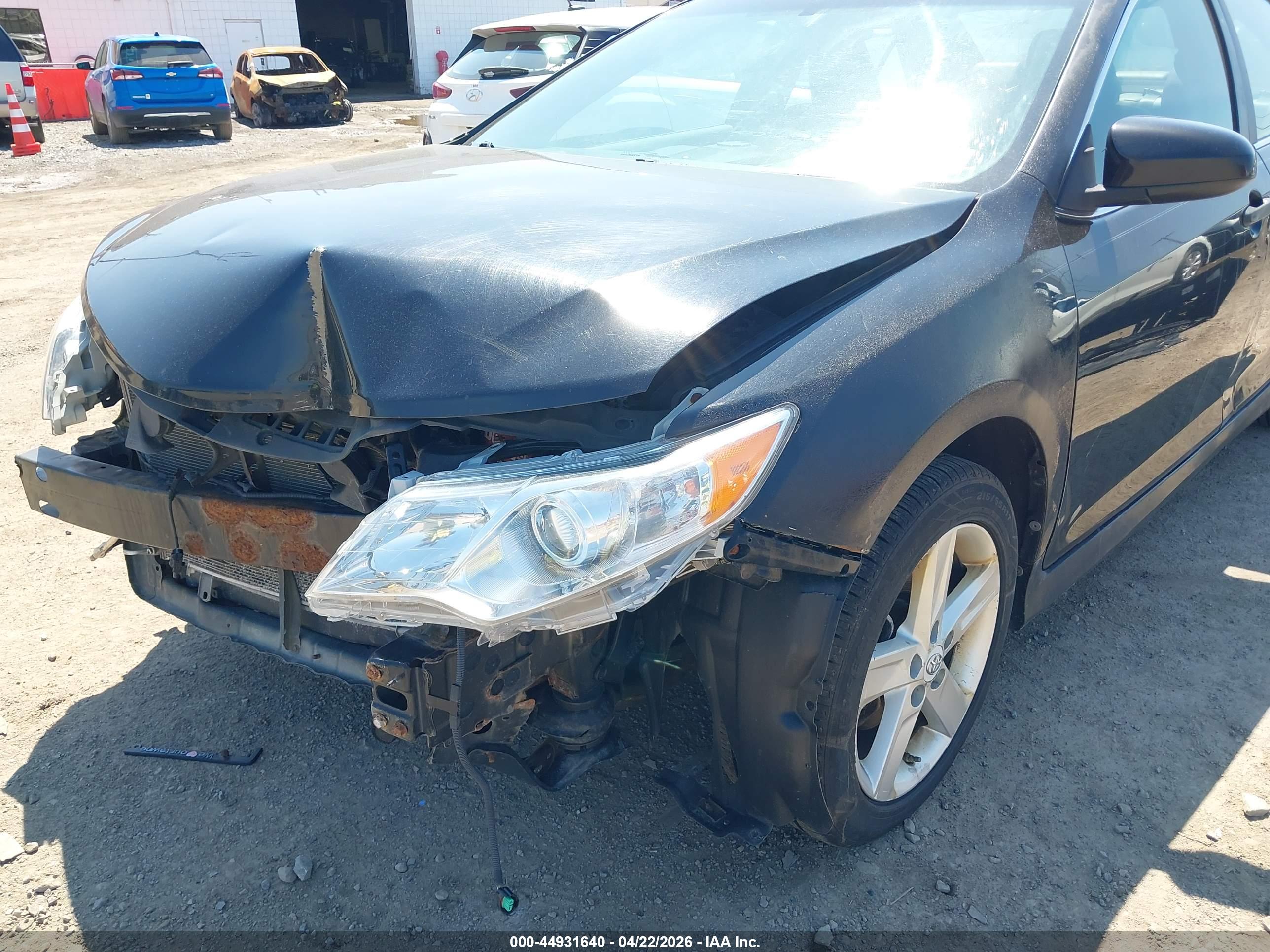 TOYOTA CAMRY image 6
