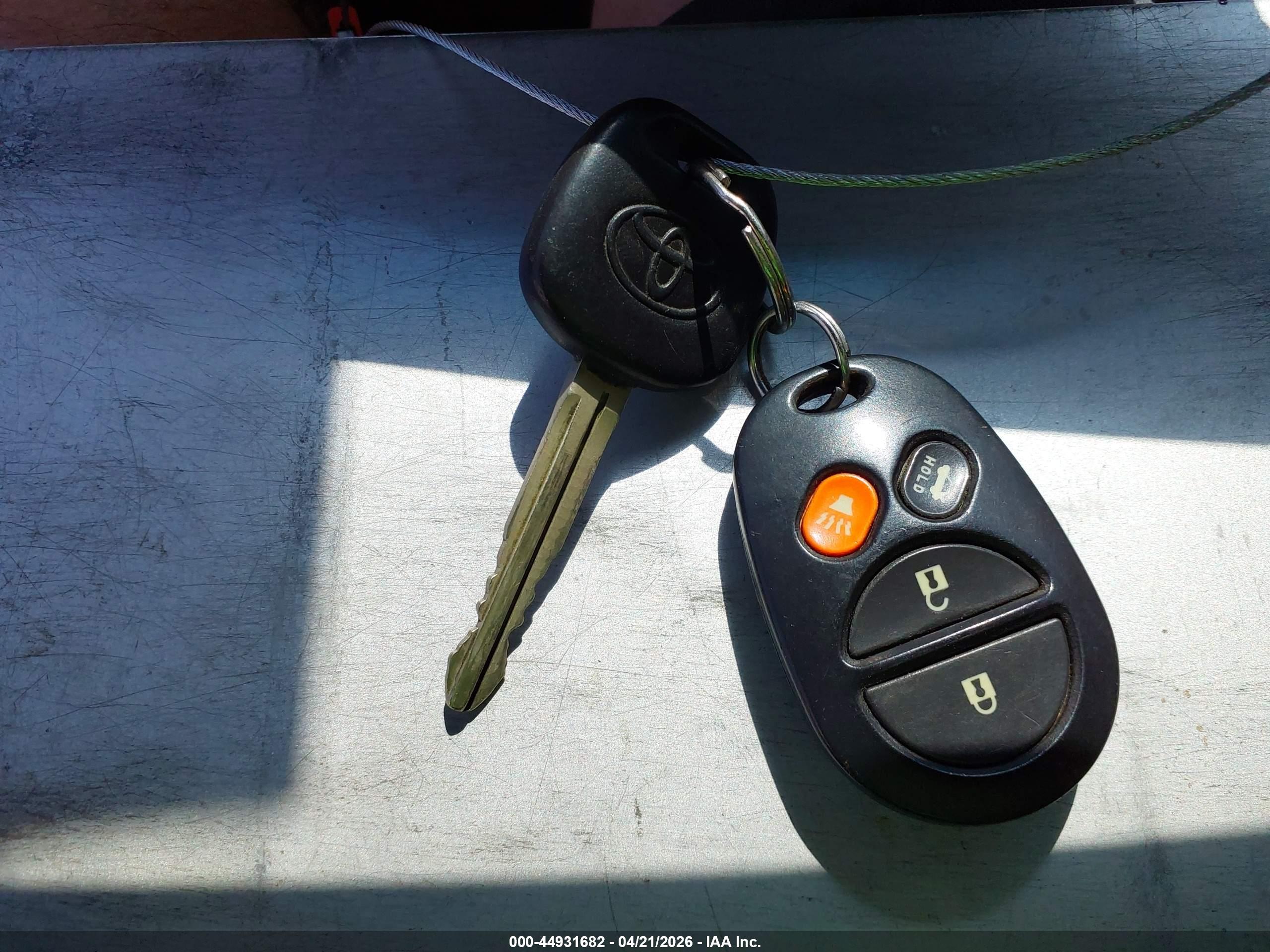 TOYOTA AVALON image 11