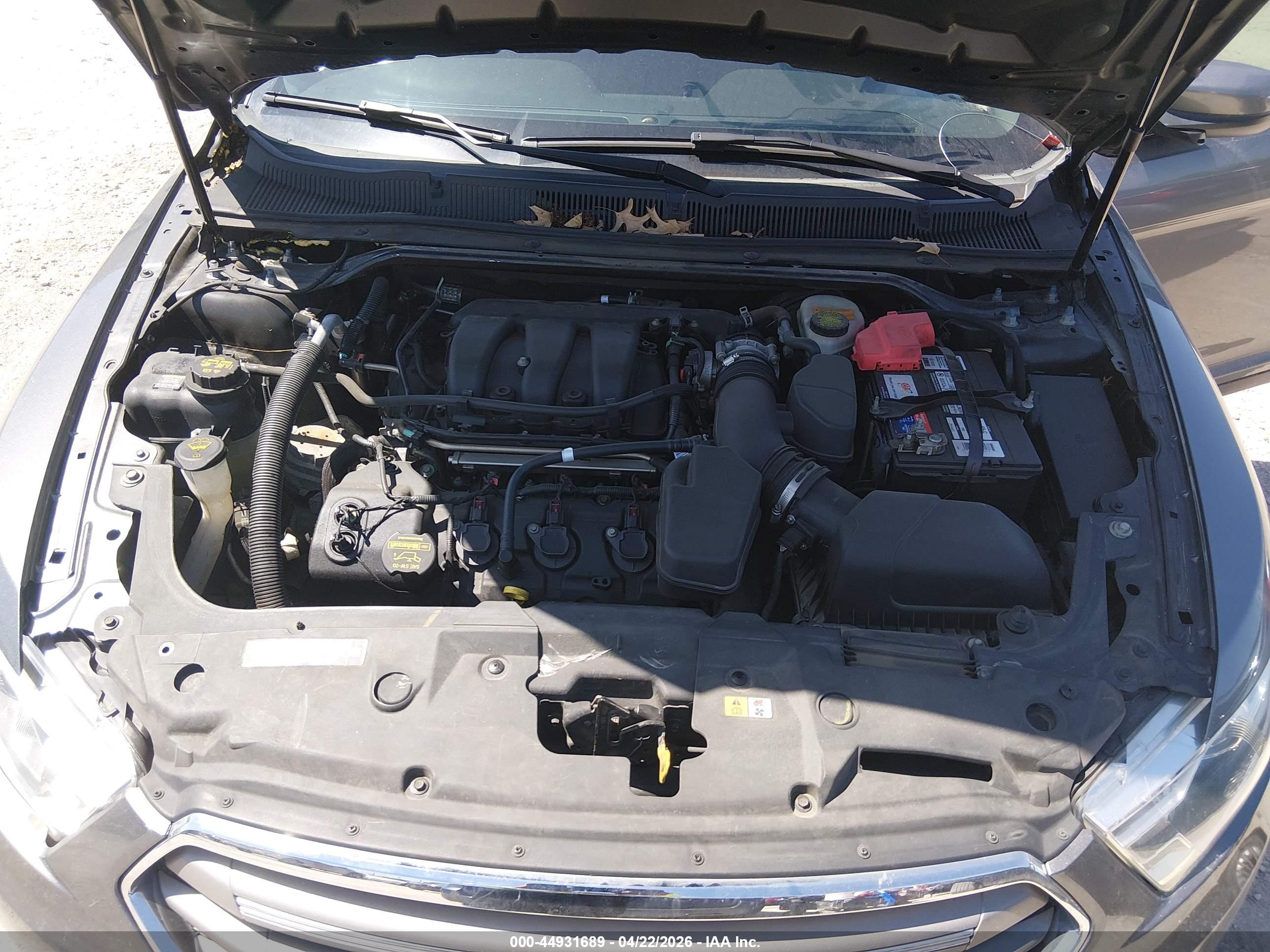 FORD TAURUS image 10