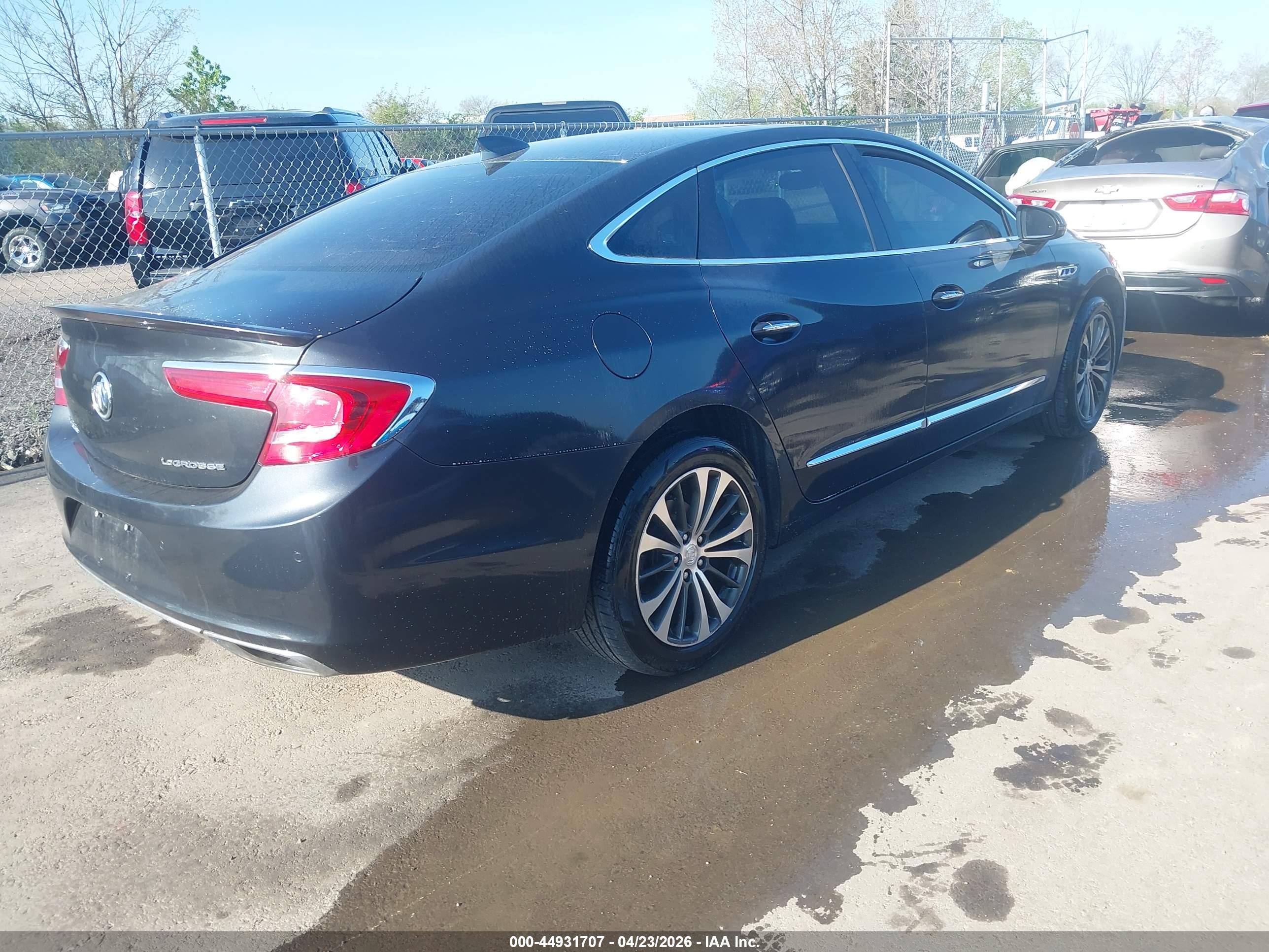 BUICK LACROSSE image 4