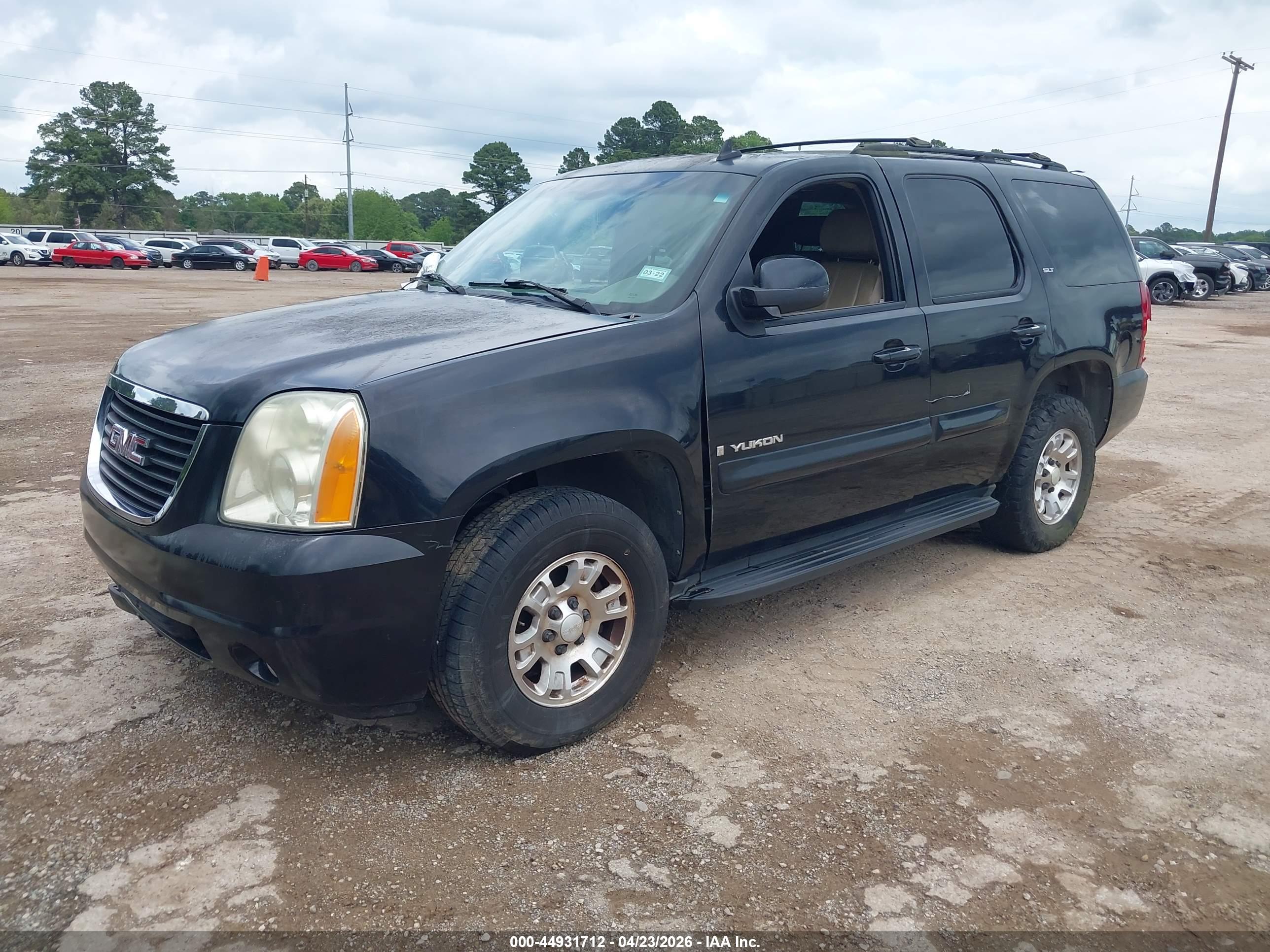 GMC YUKON image 2