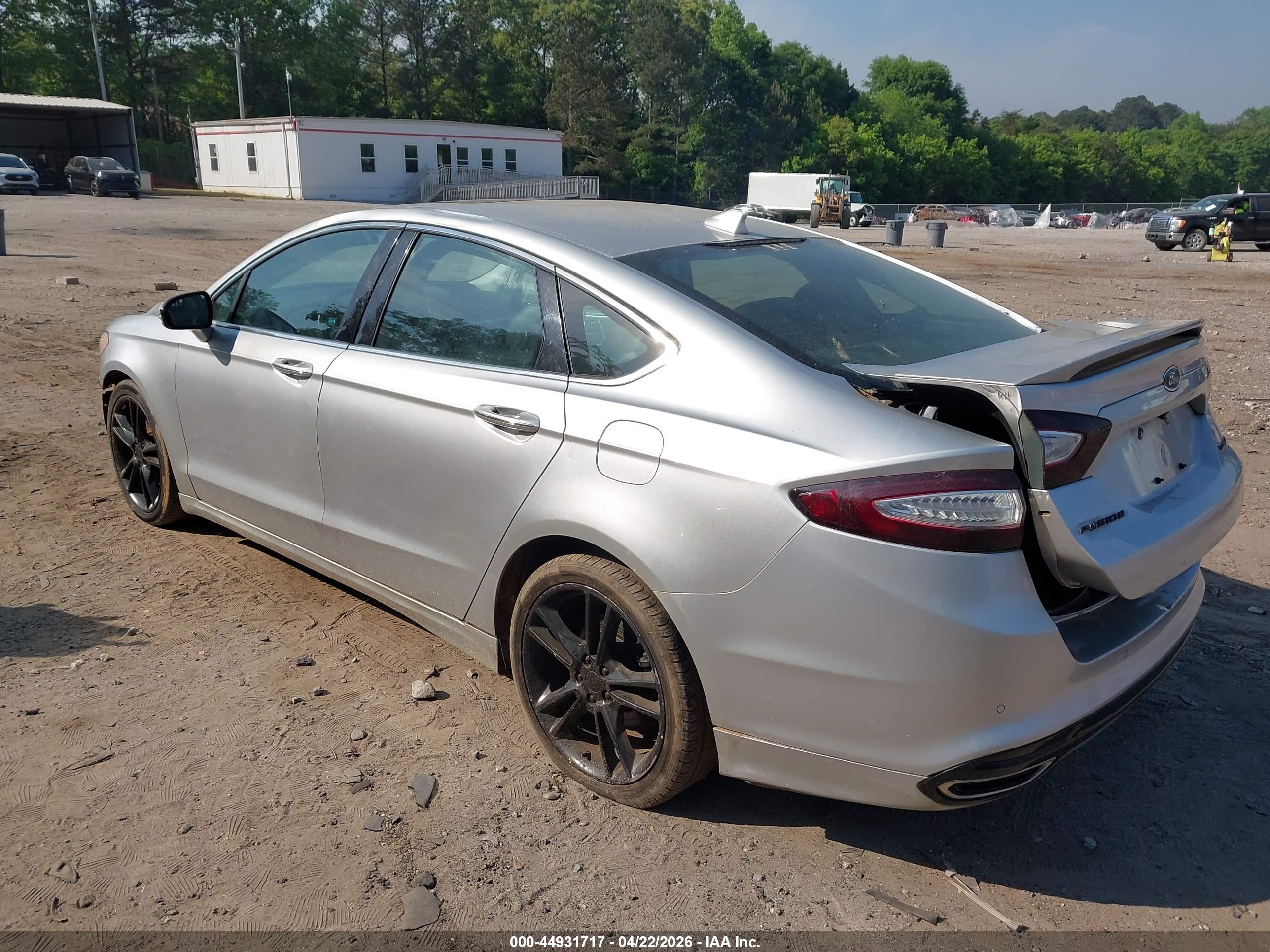 FORD FUSION image 3