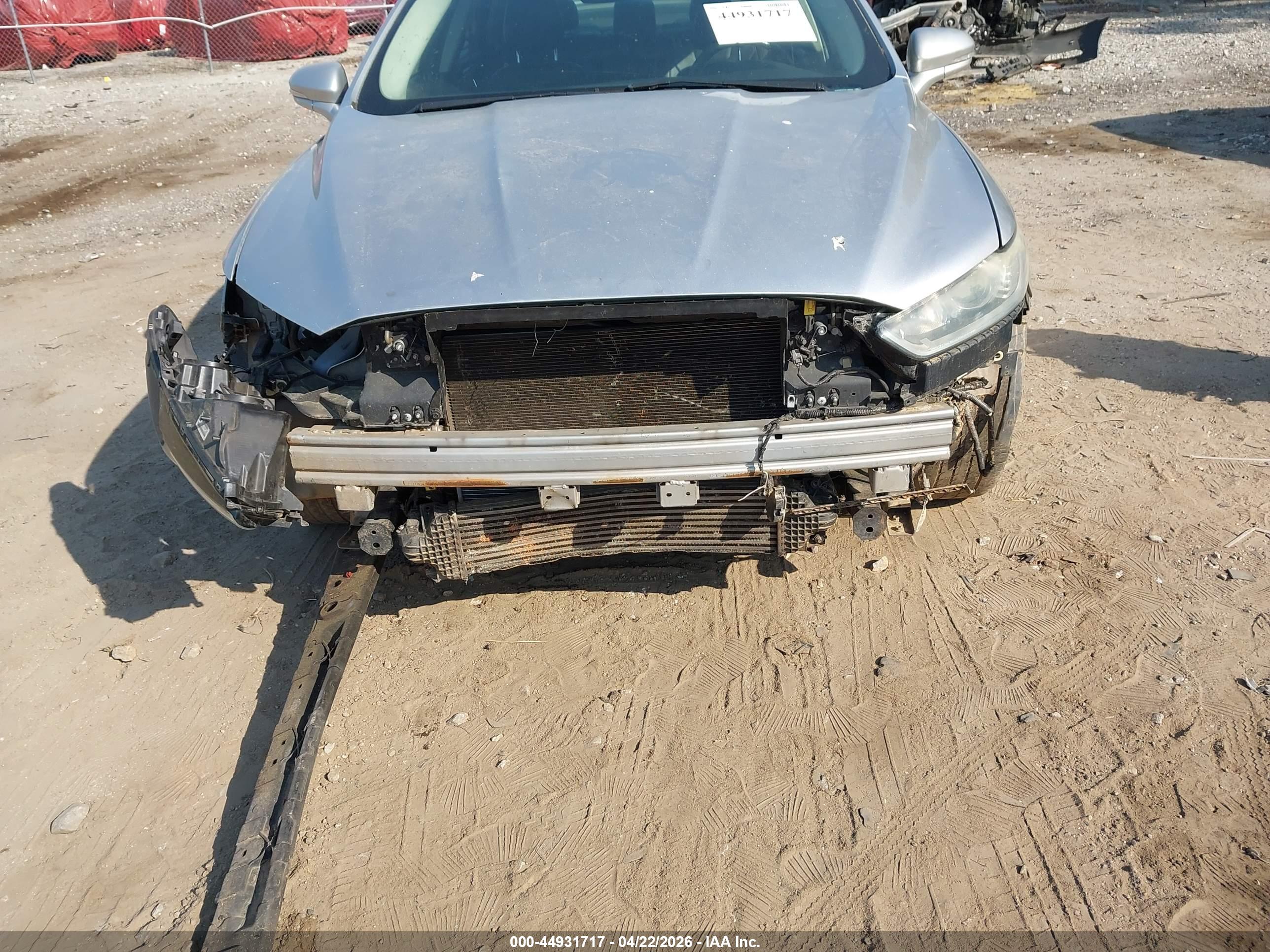 FORD FUSION image 6